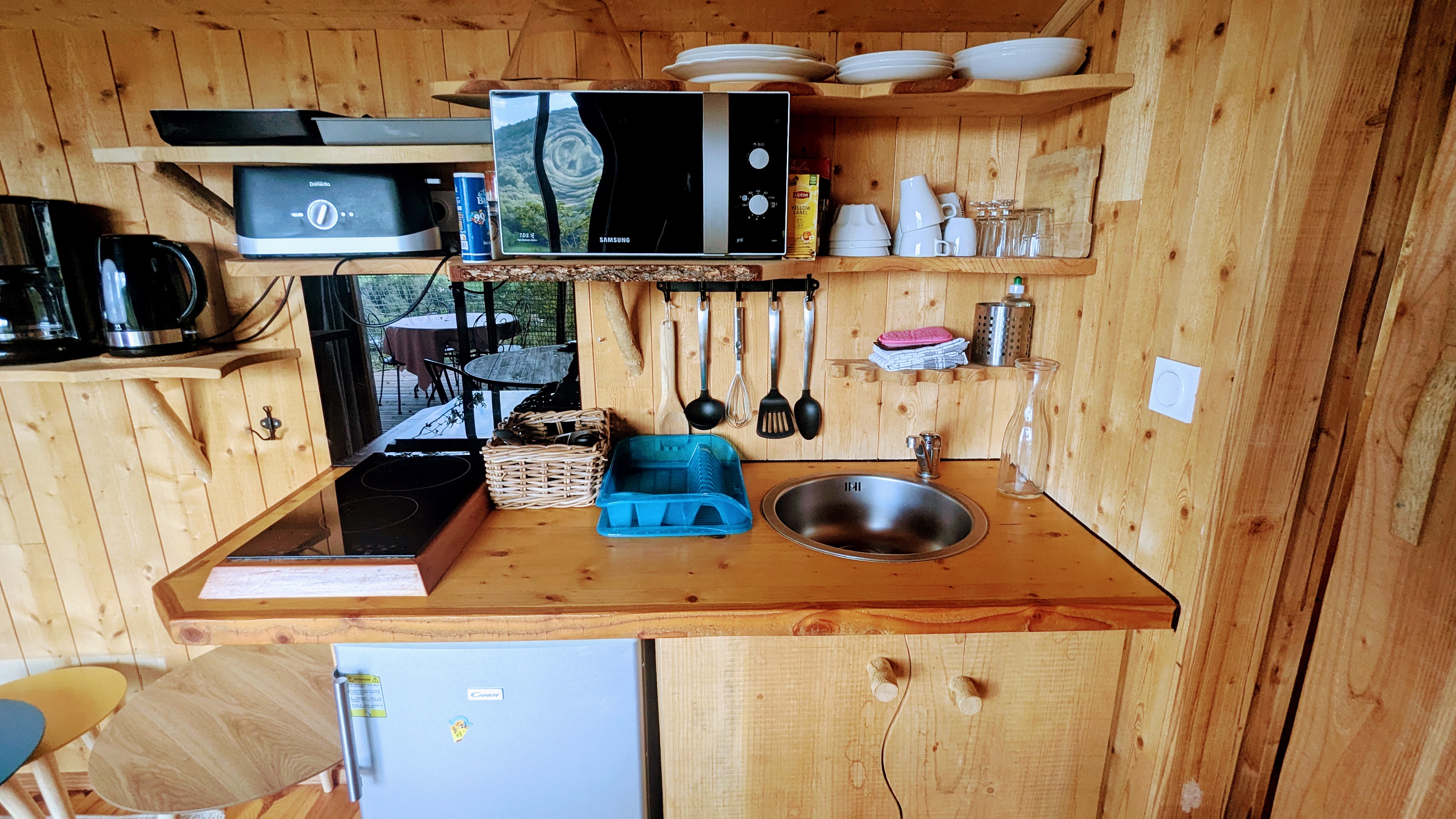 La Pinède & SPA partagé — Cabane sur pilotis avec spa à Ain à Serrières-Sur-Ain — vue depuis la terrasse