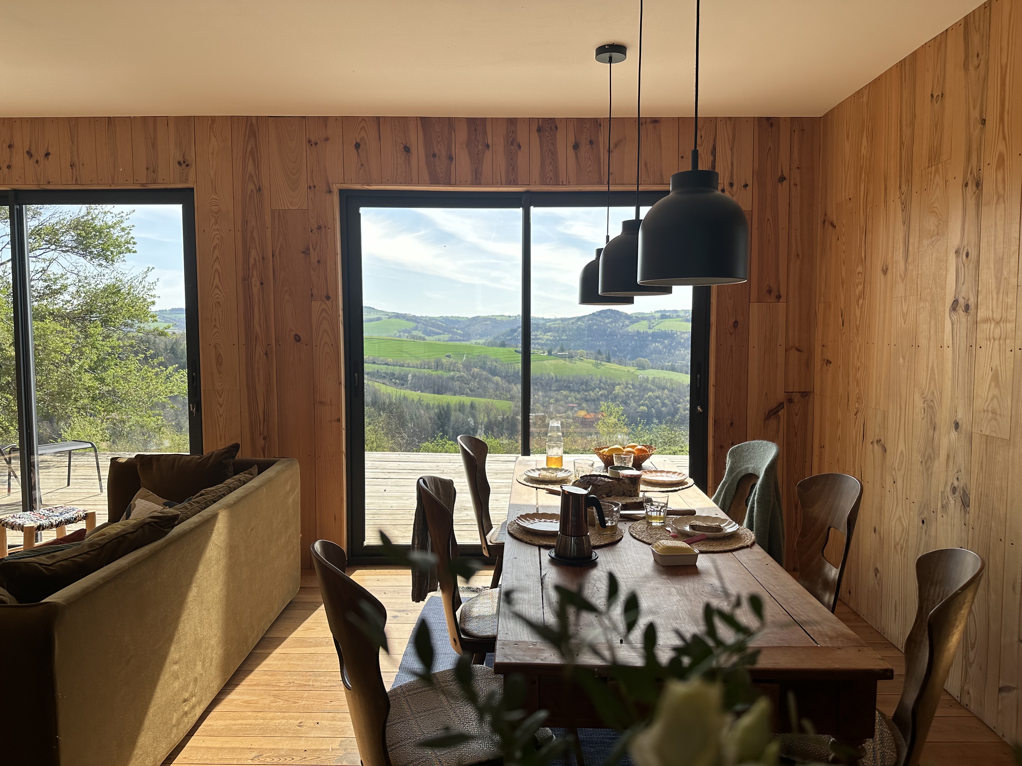 Évasion en cabane au bord du lac en Midi-Pyrénées à Teillet — détail architectural