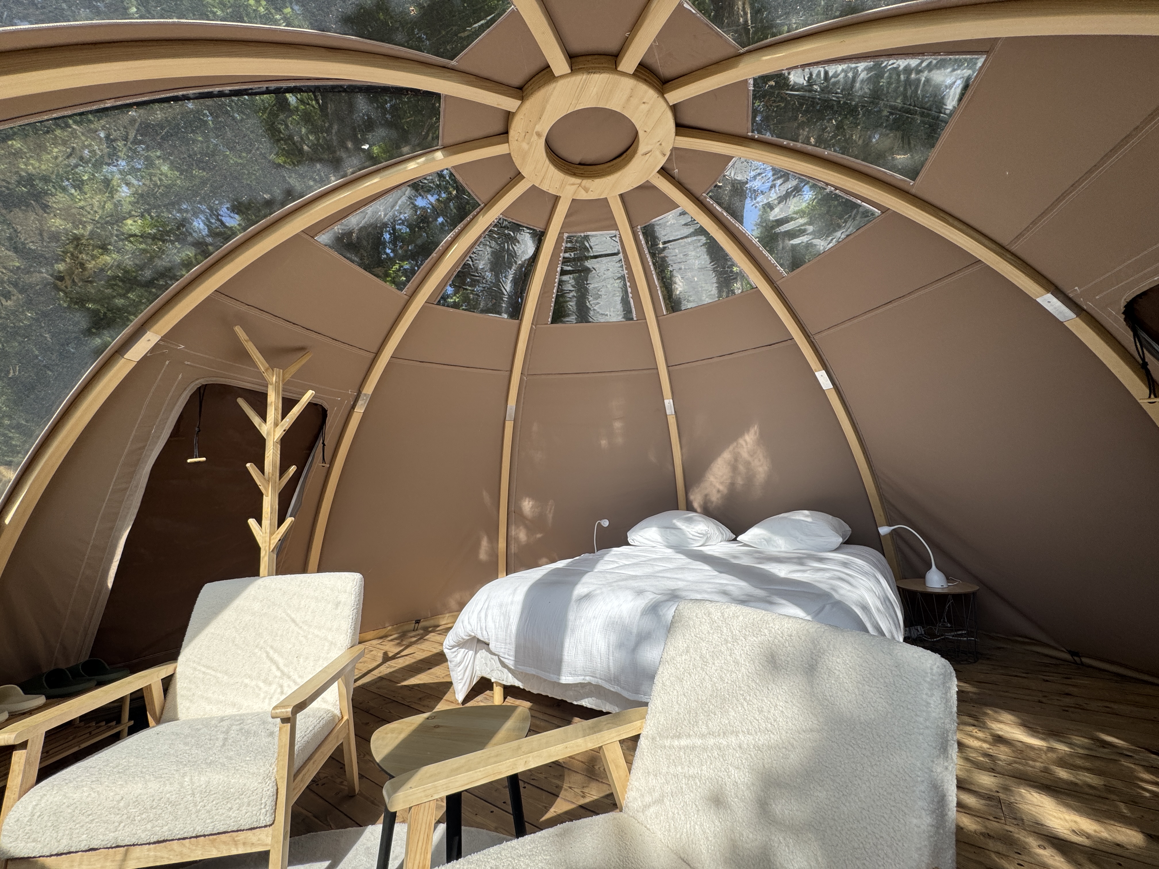 Wigwam montagnard & Spa — Nuit étoilée dans un wigwam en Hautes-Alpes à La Salle-les-Alpes — environnement naturel