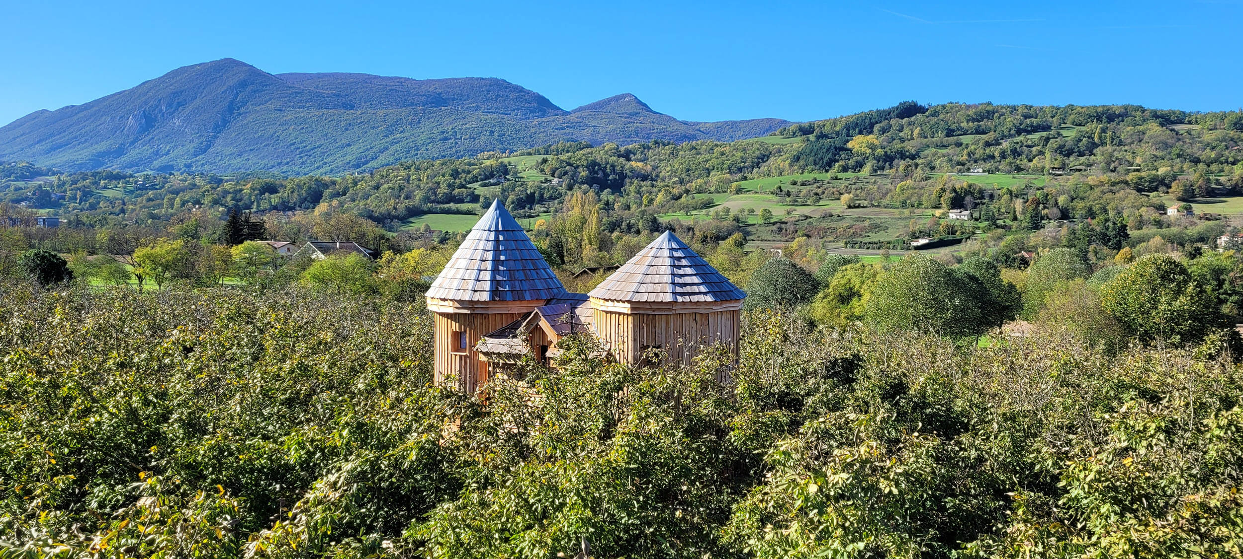 Cabane Médiévale — Château avec spa à Vercors, Drôme