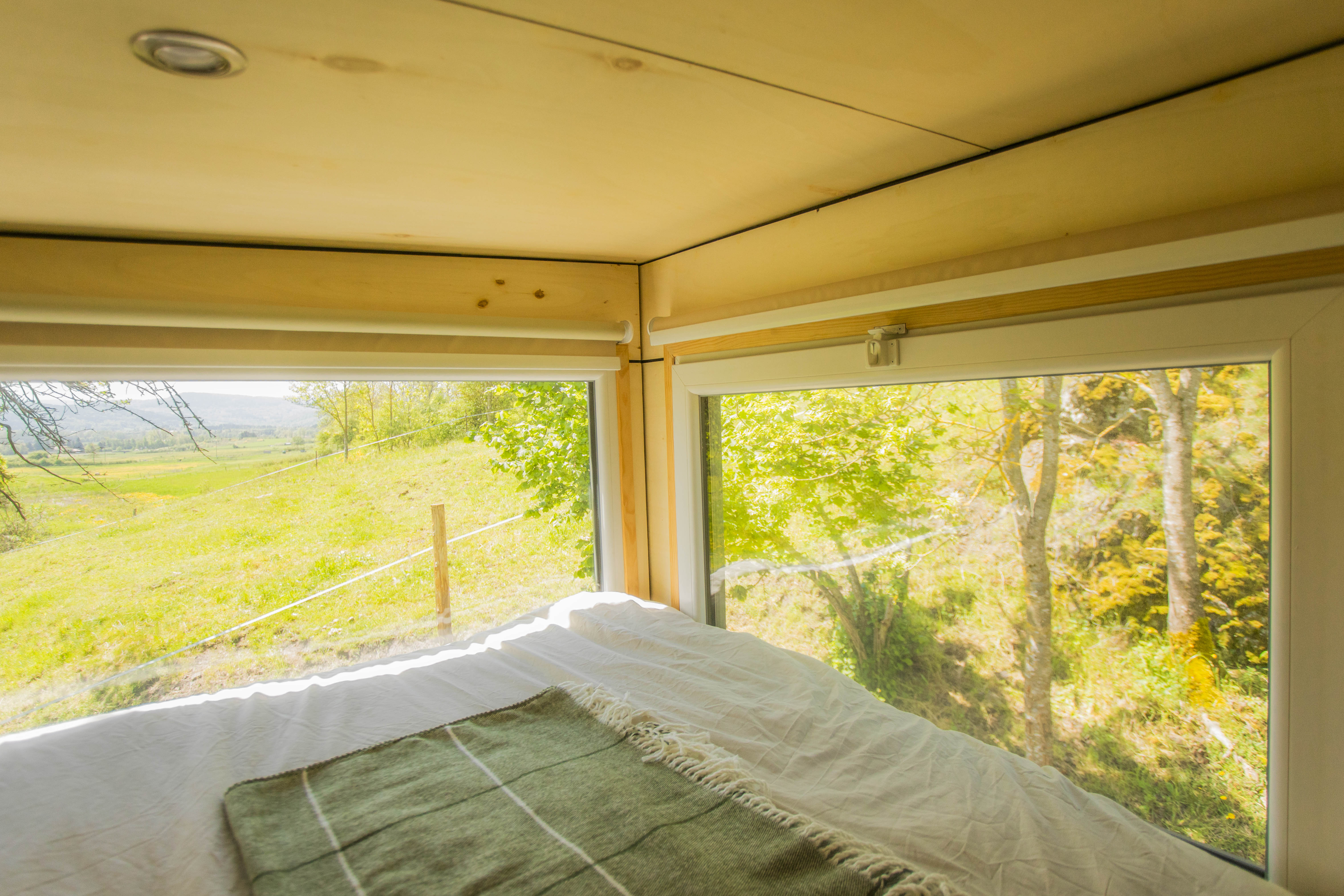 La Clairière de Peylenc : une tiny house au cœur de l'Auvergne à Saint-Pierre-Eynac — espace de vie