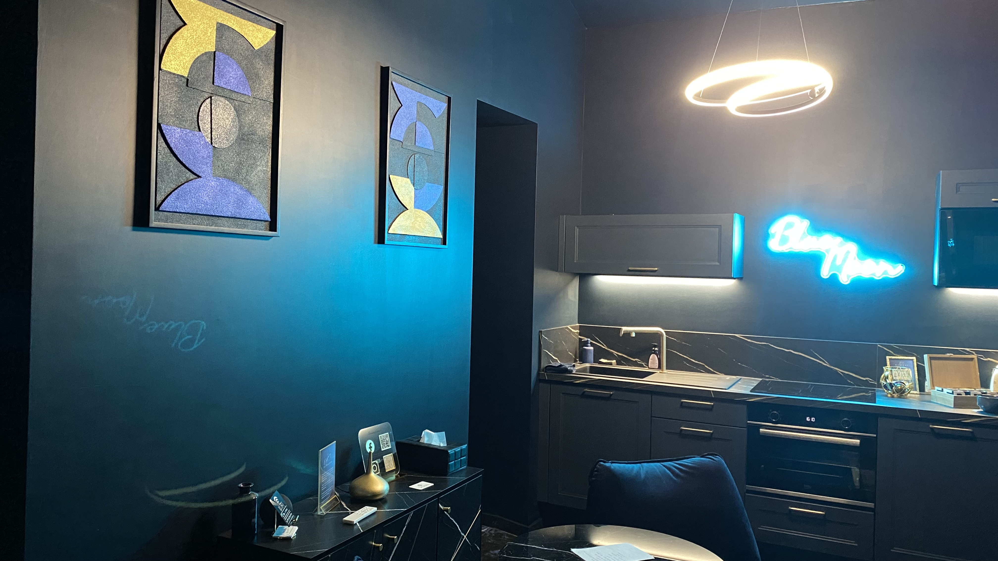 Dormez sous la Lune Bleue — Chambre à thème immersive à Roanne à Roanne — environnement naturel
