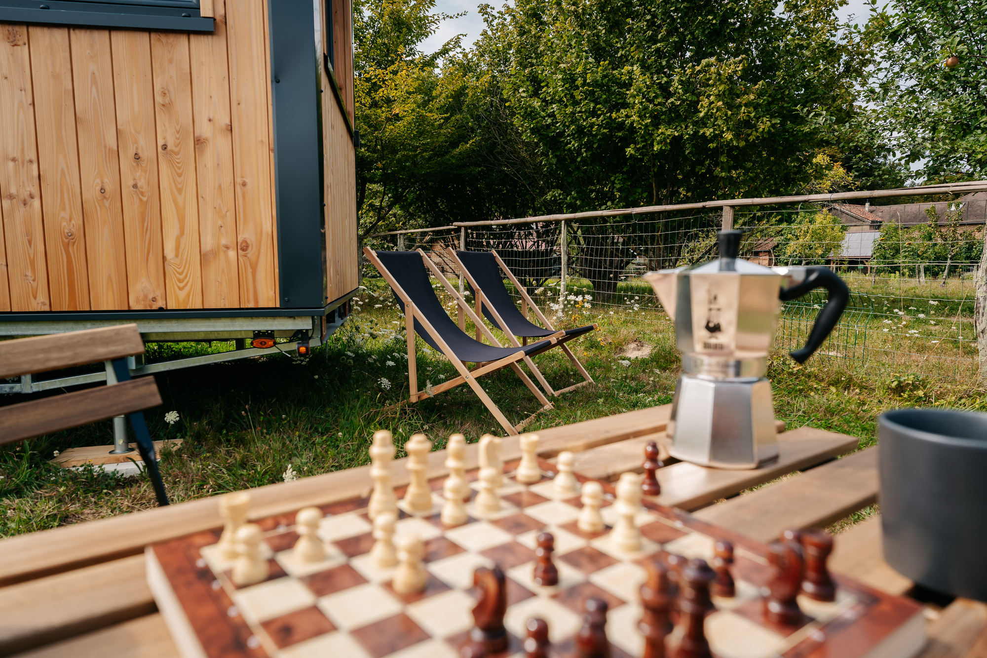 Escapade Châtelaine — Tiny House avec spa à 1h20 de Lyon à Chalon-sur-Saône — cuisine