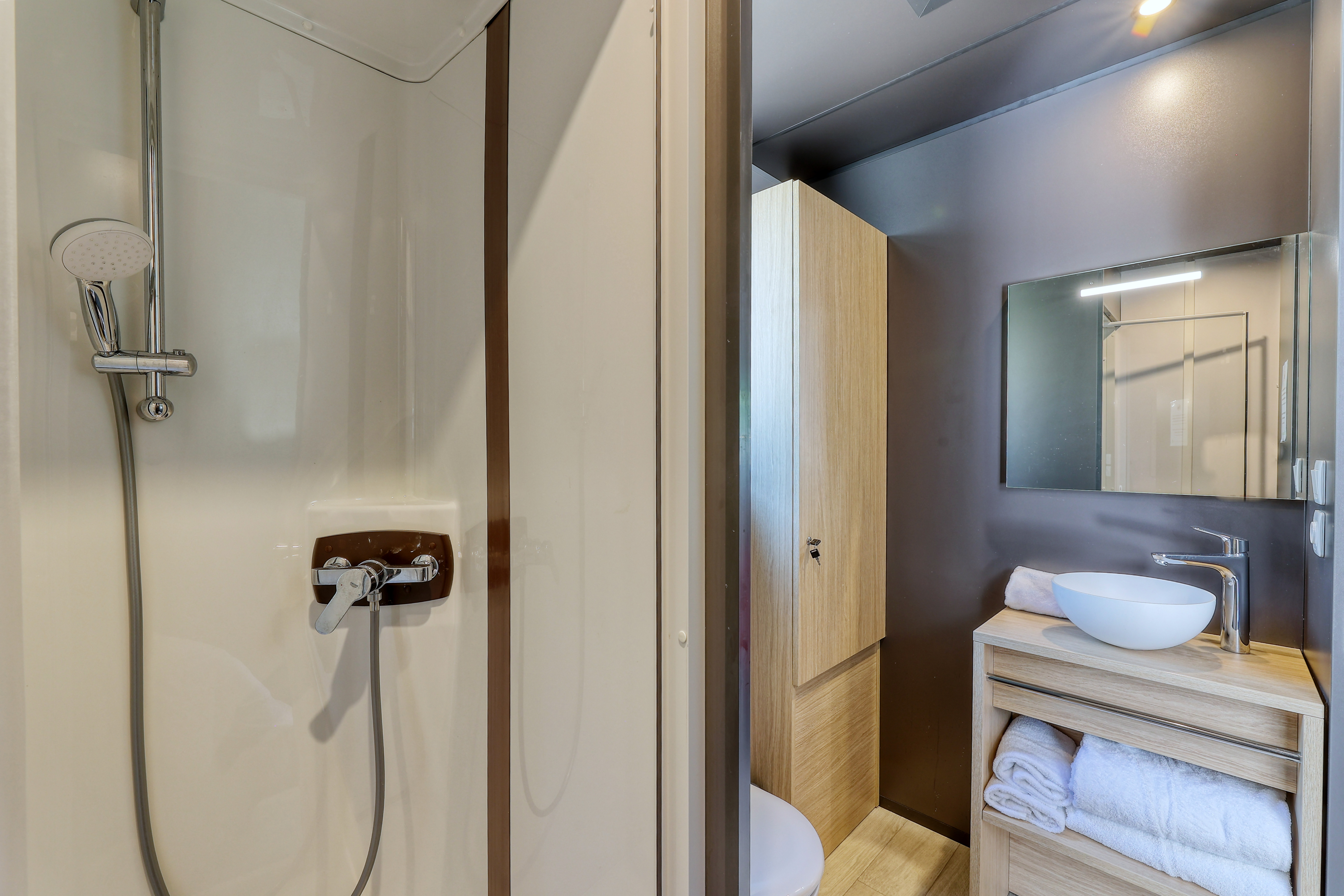 Cottage Carrousel Family — Cabane avec spa à Nantes à Nantes — détail architectural