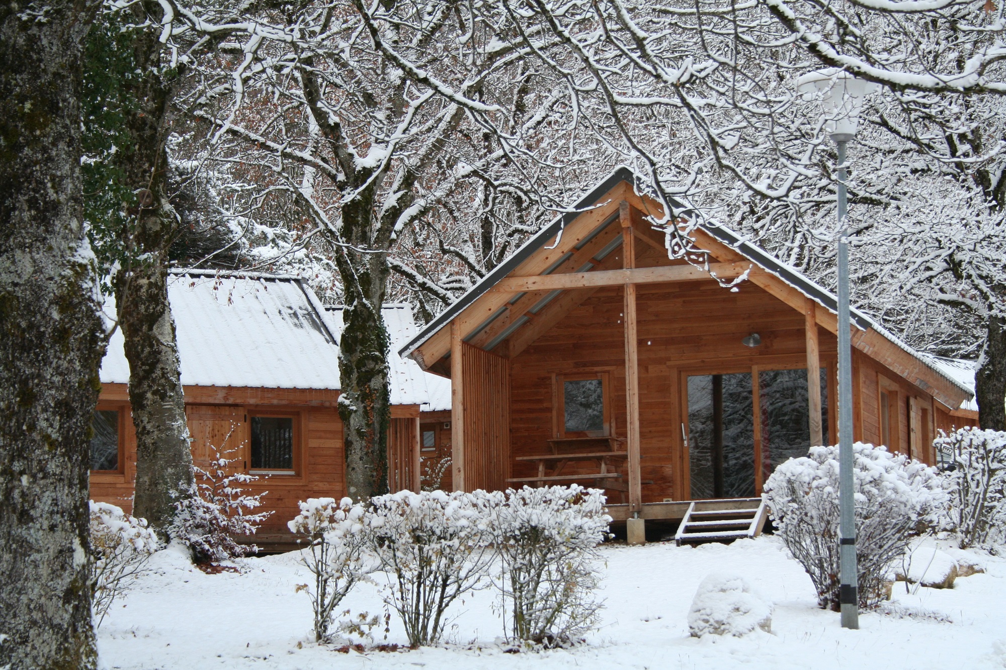 Chalet Montana : un refuge romantique au cœur des Alpes à Divonne Les Bains — vue intérieure