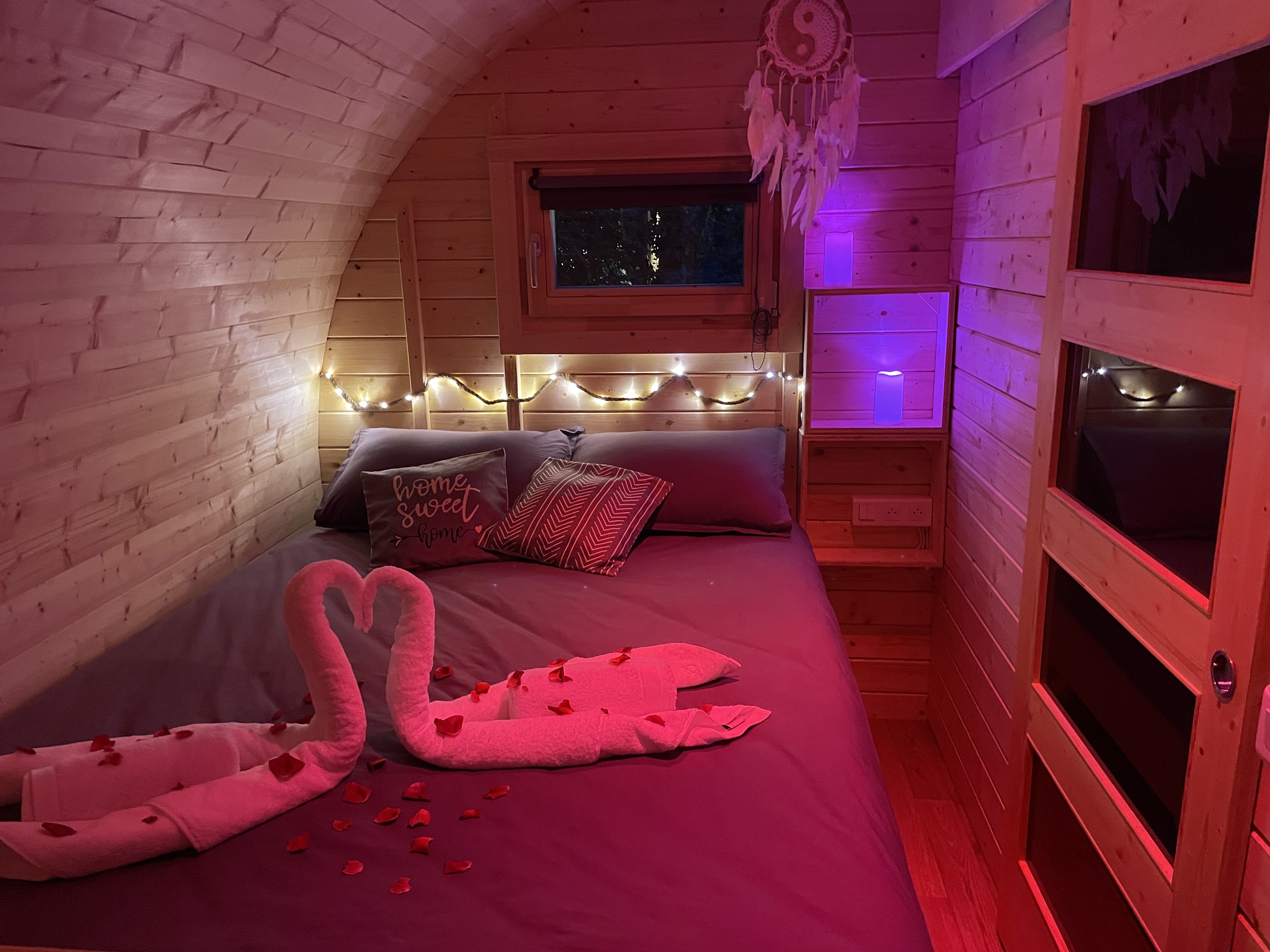 Un tonneau insolite avec spa au cœur du vignoble Nantais à Vallet — espace de vie