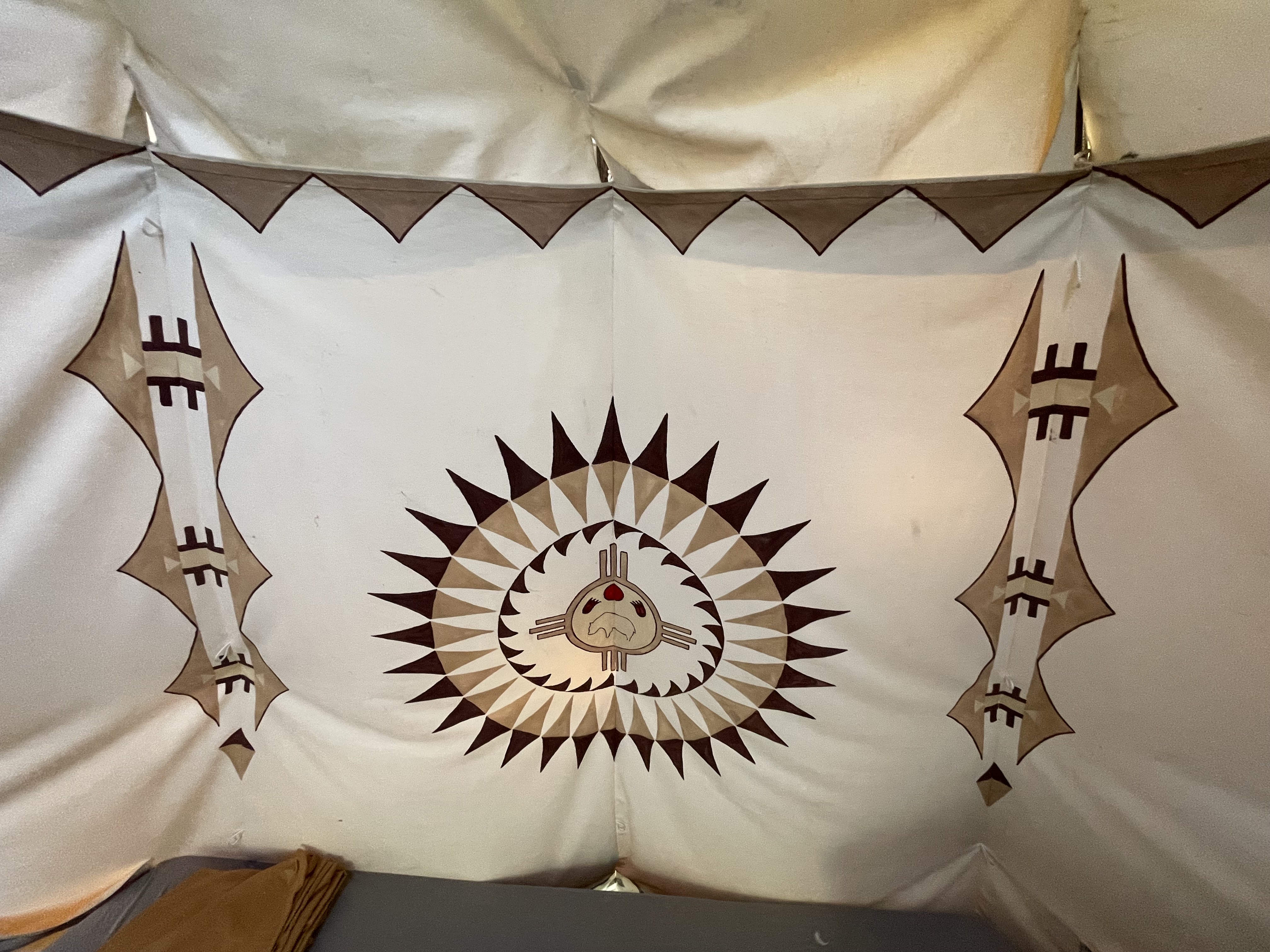 Naskapi : un tipi enchanteur au cœur de la Provence à Trans En Provence — espace de vie