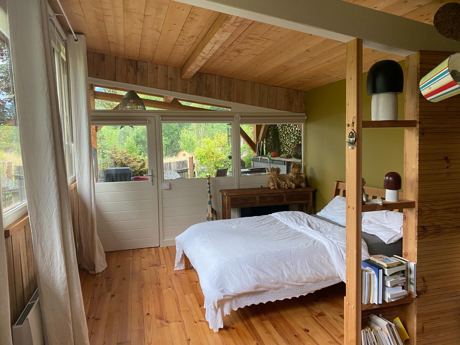 Cabane Petit Bouddha : une évasion en pleine nature à Arrien En Bethmale — cuisine