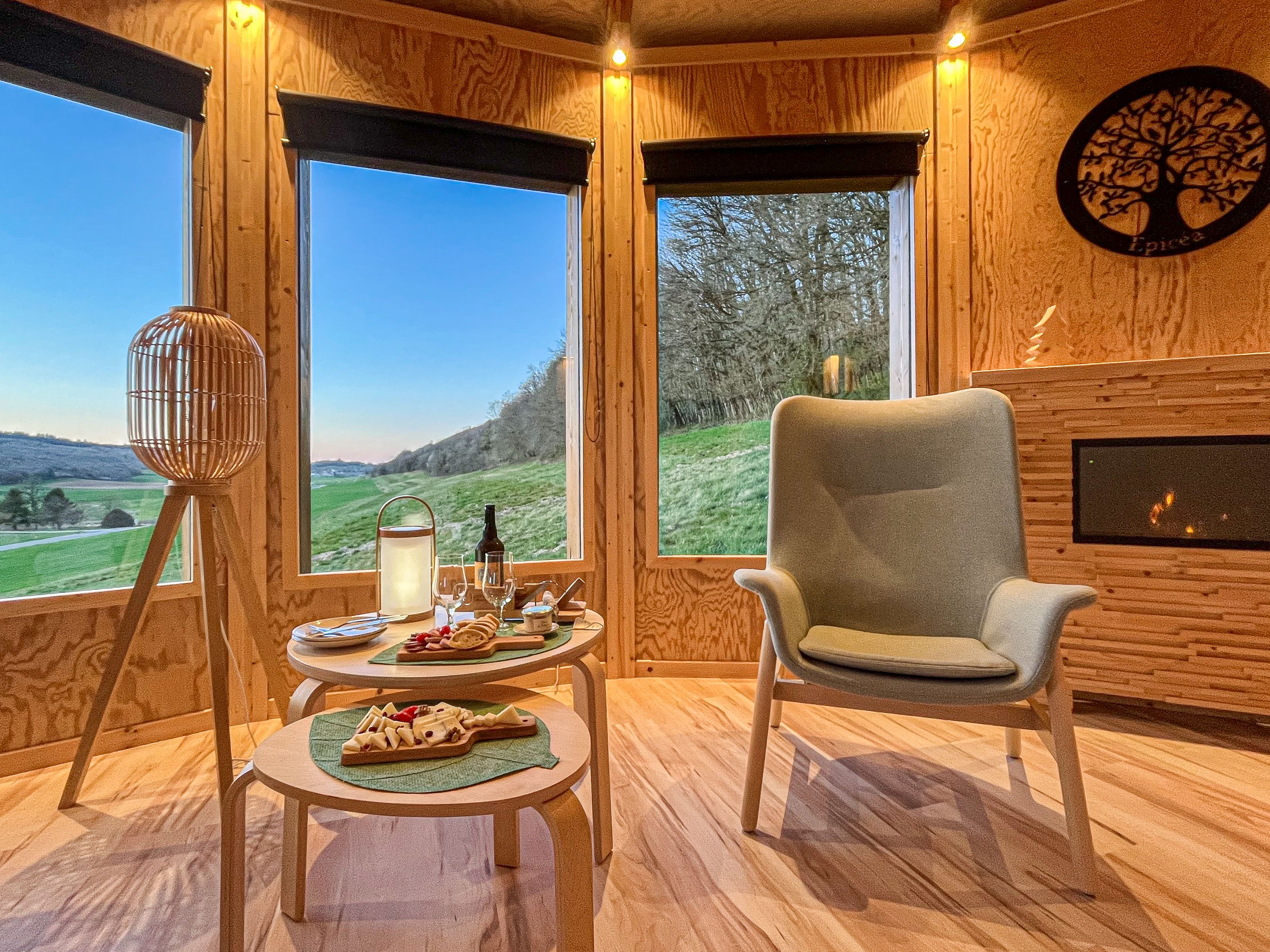 Cabane Épicéa & Spa — Cabane sur pilotis avec bain nordique à Jura à Tavaux — environnement naturel