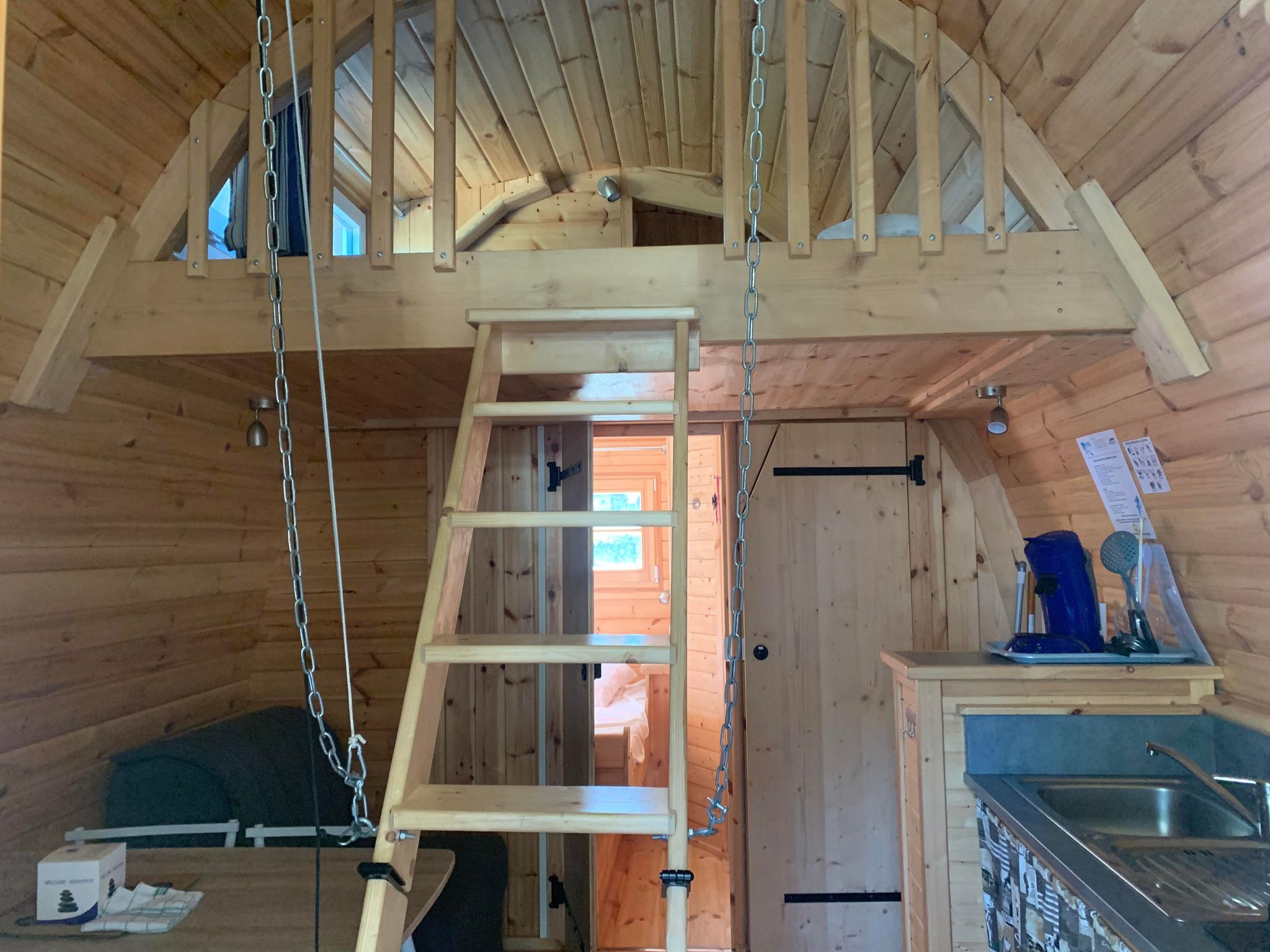 Pod Family : un cocon suspendu en Pays de la Loire à Guérande — chambre
