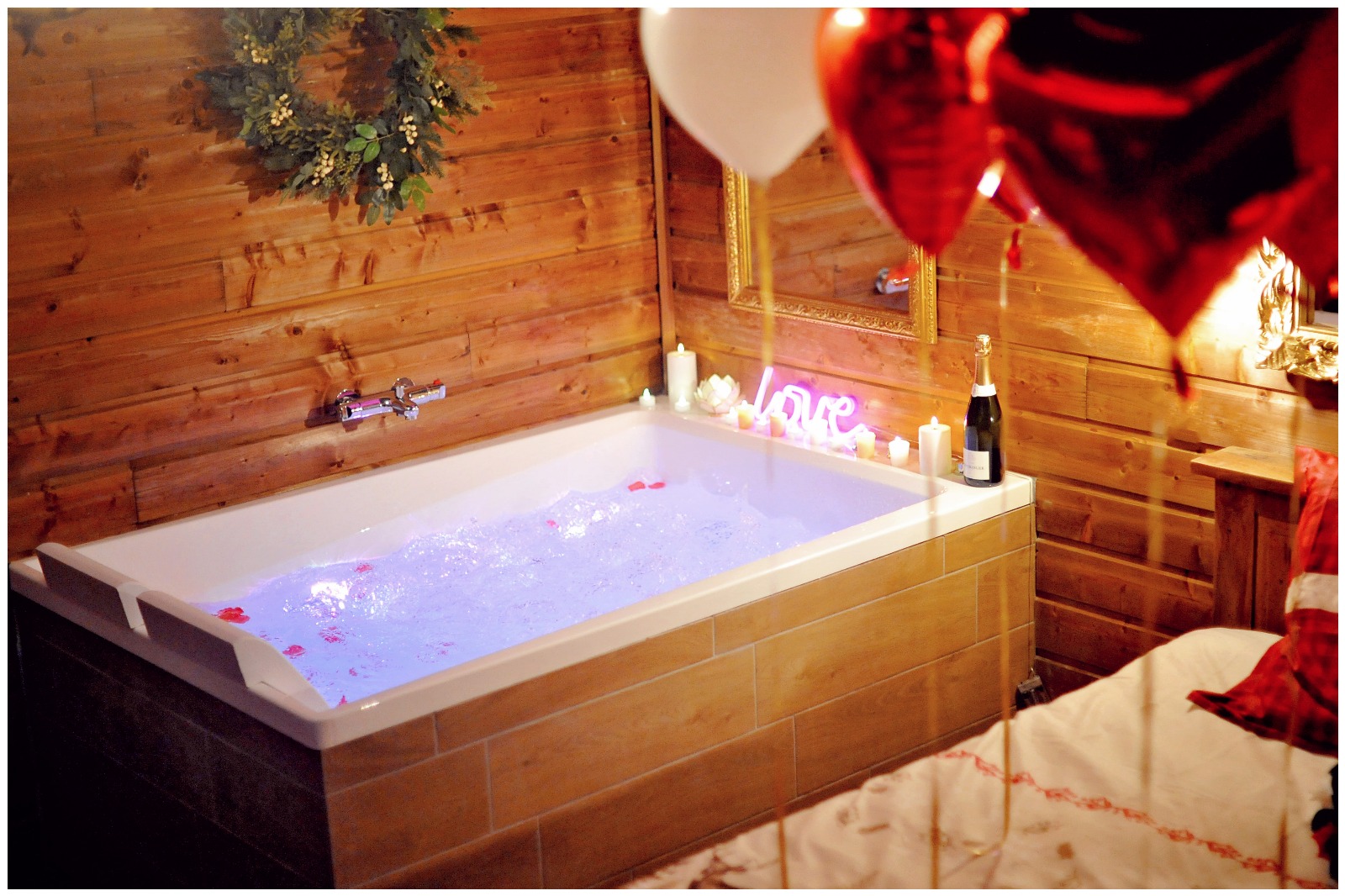 Chalet Romantique — Évasion avec SPA XXL à Bourgoin Jallieu à Bourgoin-Jallieu — détail architectural