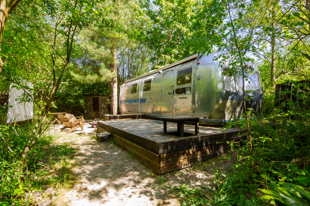 Voyage, Caravan Lodge — Caravane zen et minérale à Somme