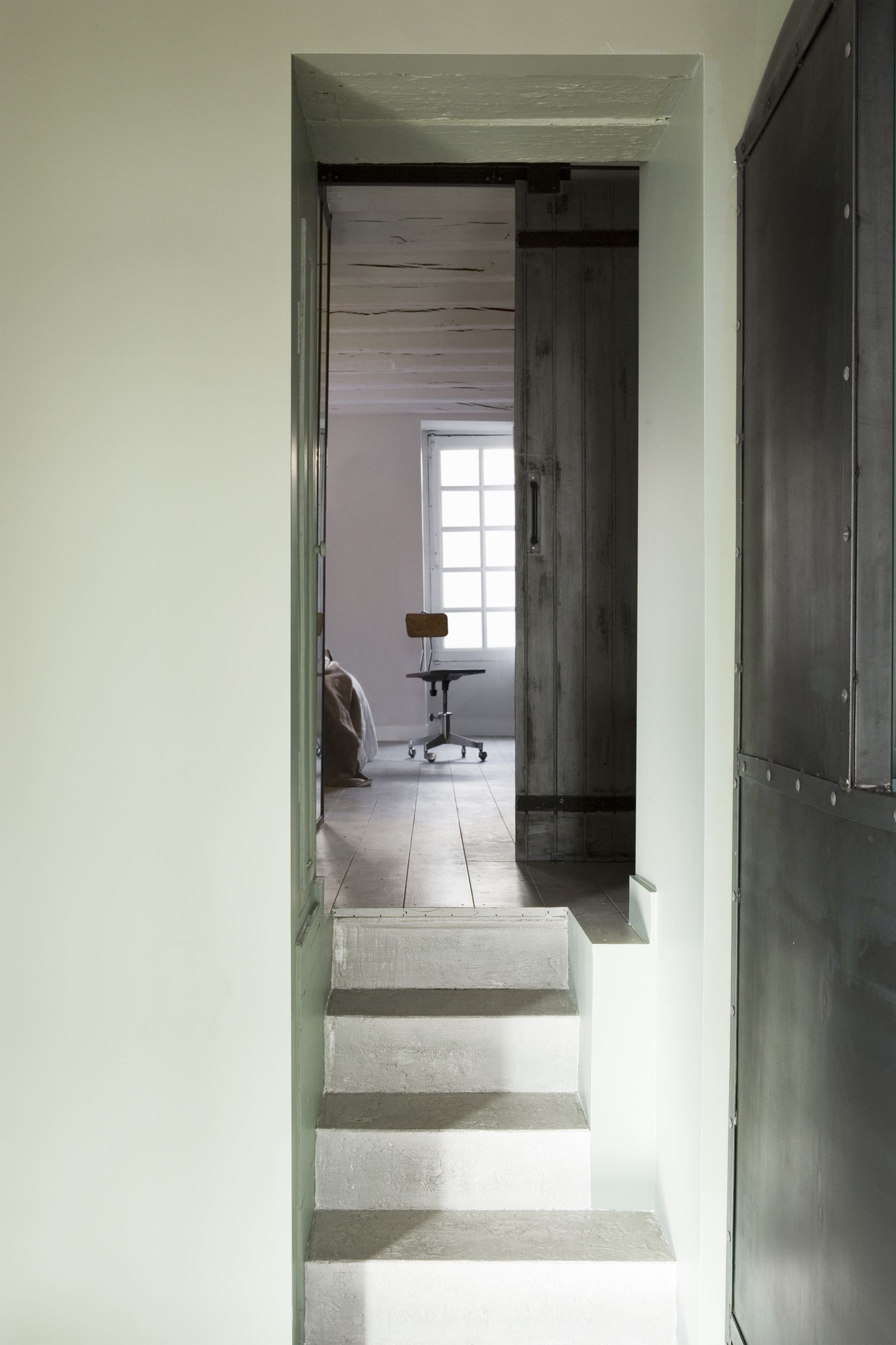 La Nuit : une chambre à thème immersive en Pays de la Loire à Nantes — salle de bain