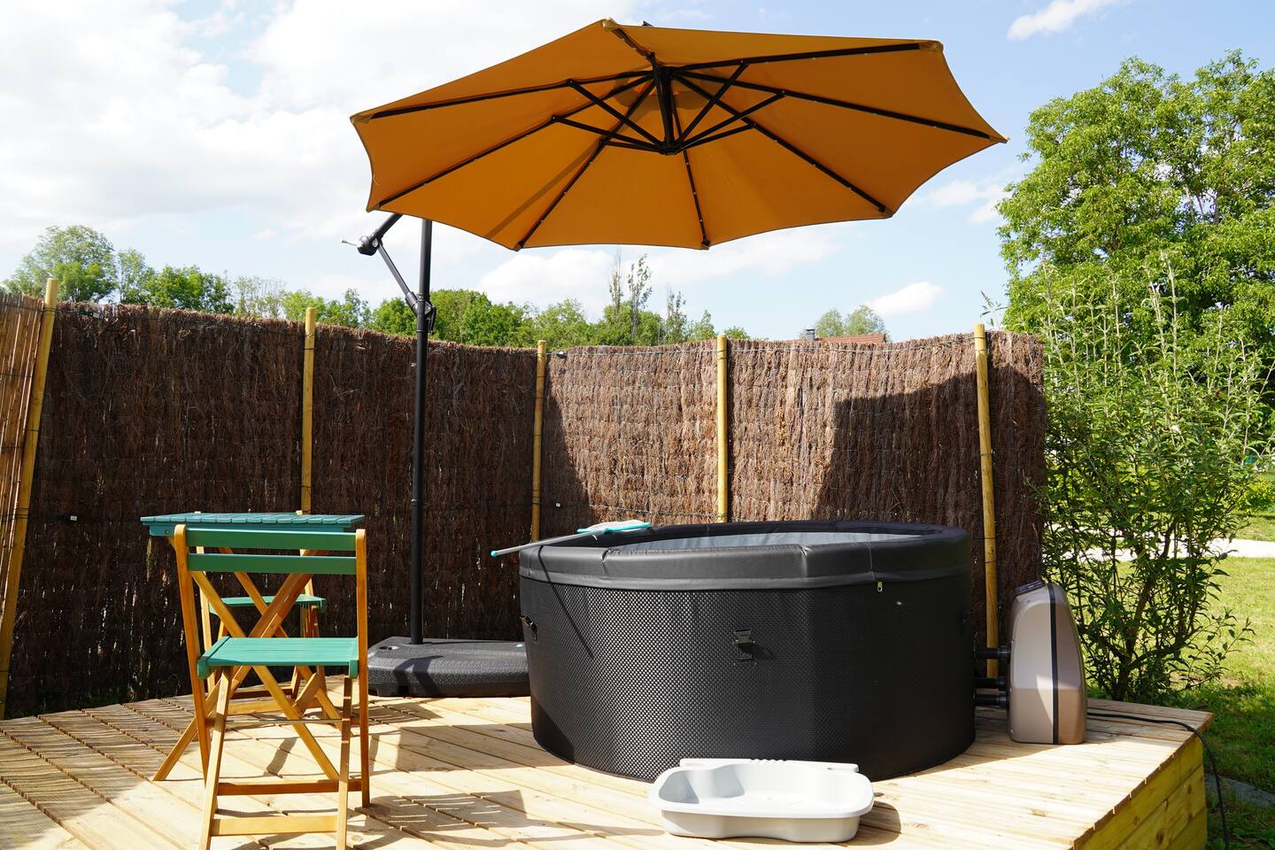 Le dodôme sous son gazebo & Spa — Dôme avec spa privatif à Yonne à L'Yonne — vue intérieure
