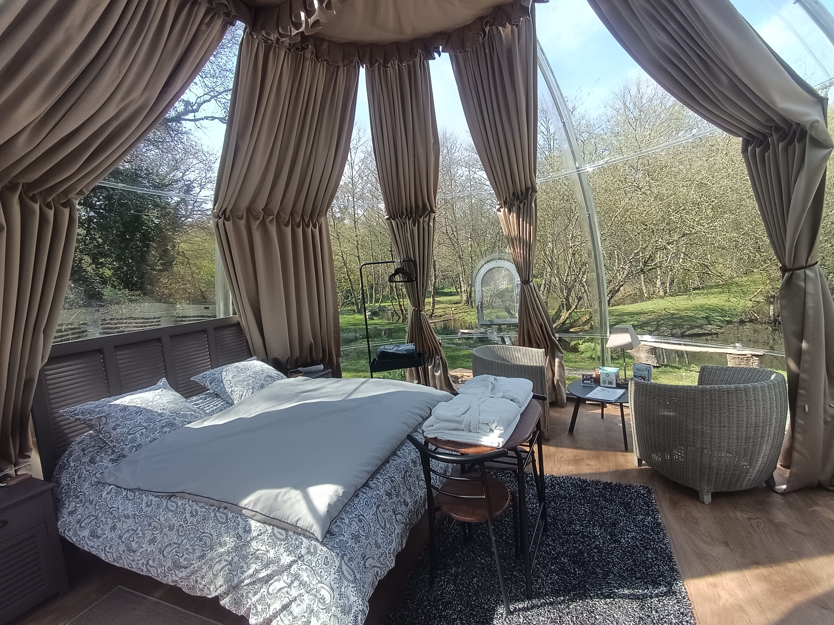 Dôme des Songes & Spa — Évasion romantique à Côtes-d'Armor à Guingamp — vue intérieure