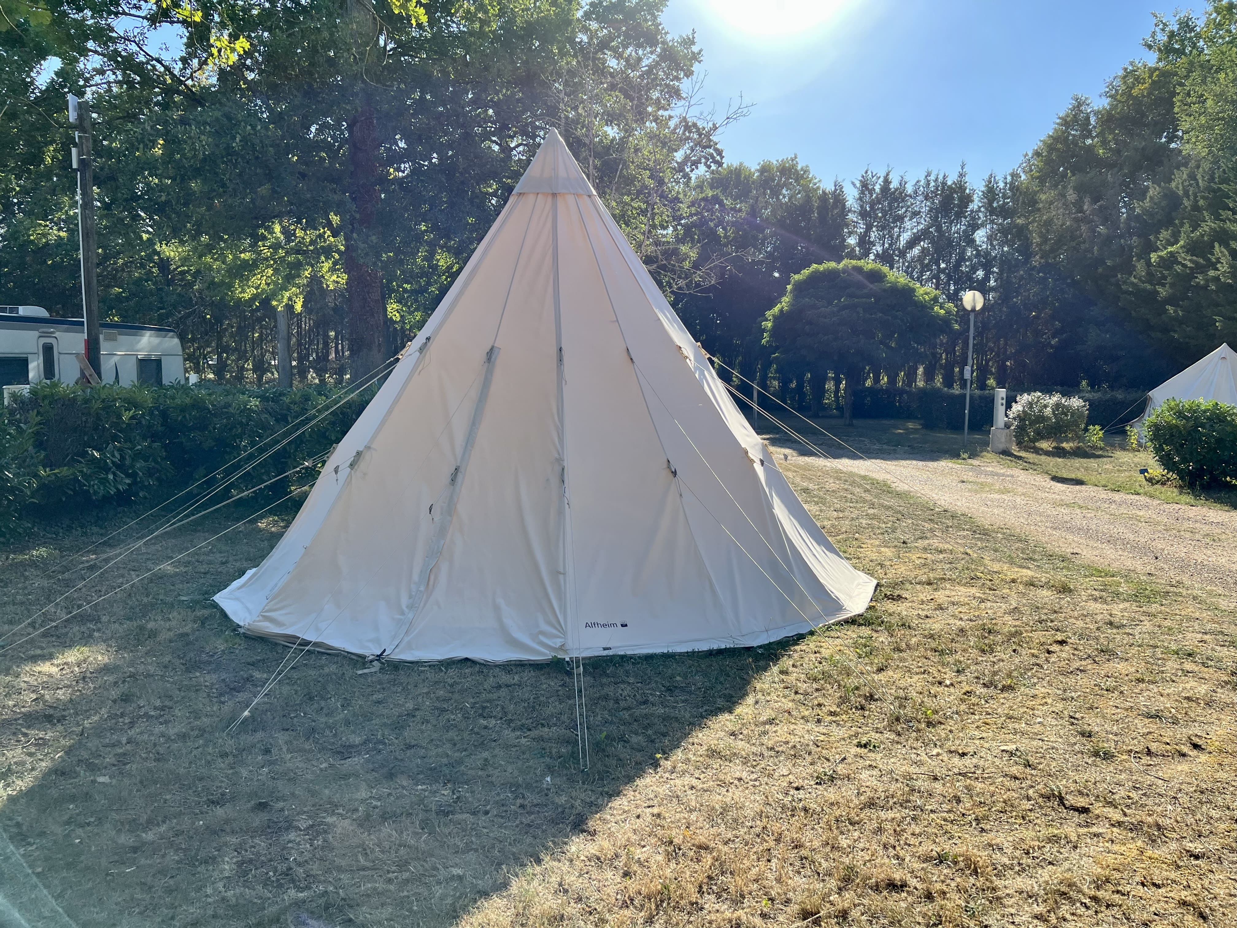 Vivez l'expérience unique d'un tipi en Île-de-France à Bagneaux-Sur-Loing — espace de vie
