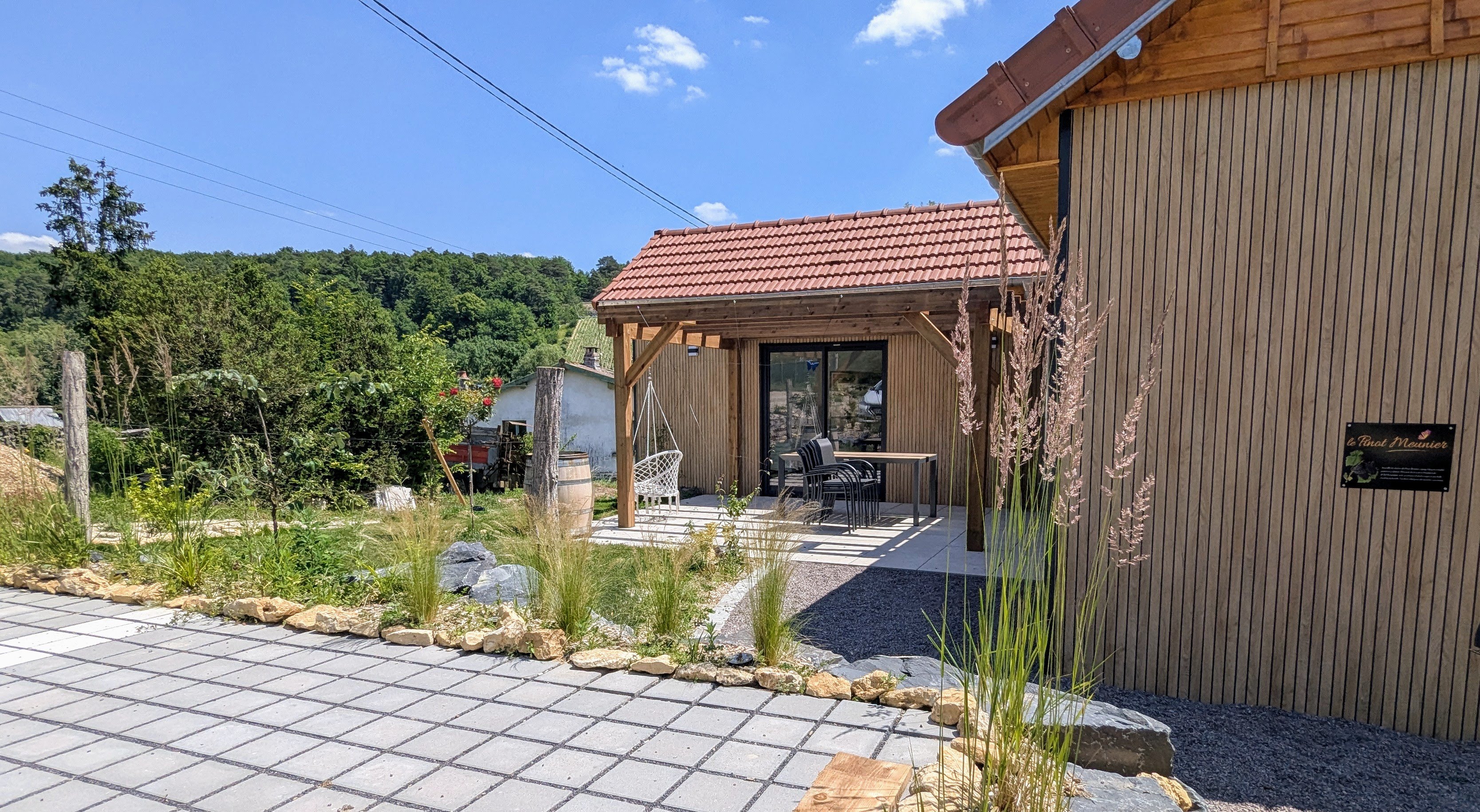 Ecolodge Le Pinot Meunier — Séjour avec spa à 2 pas de Nigloland