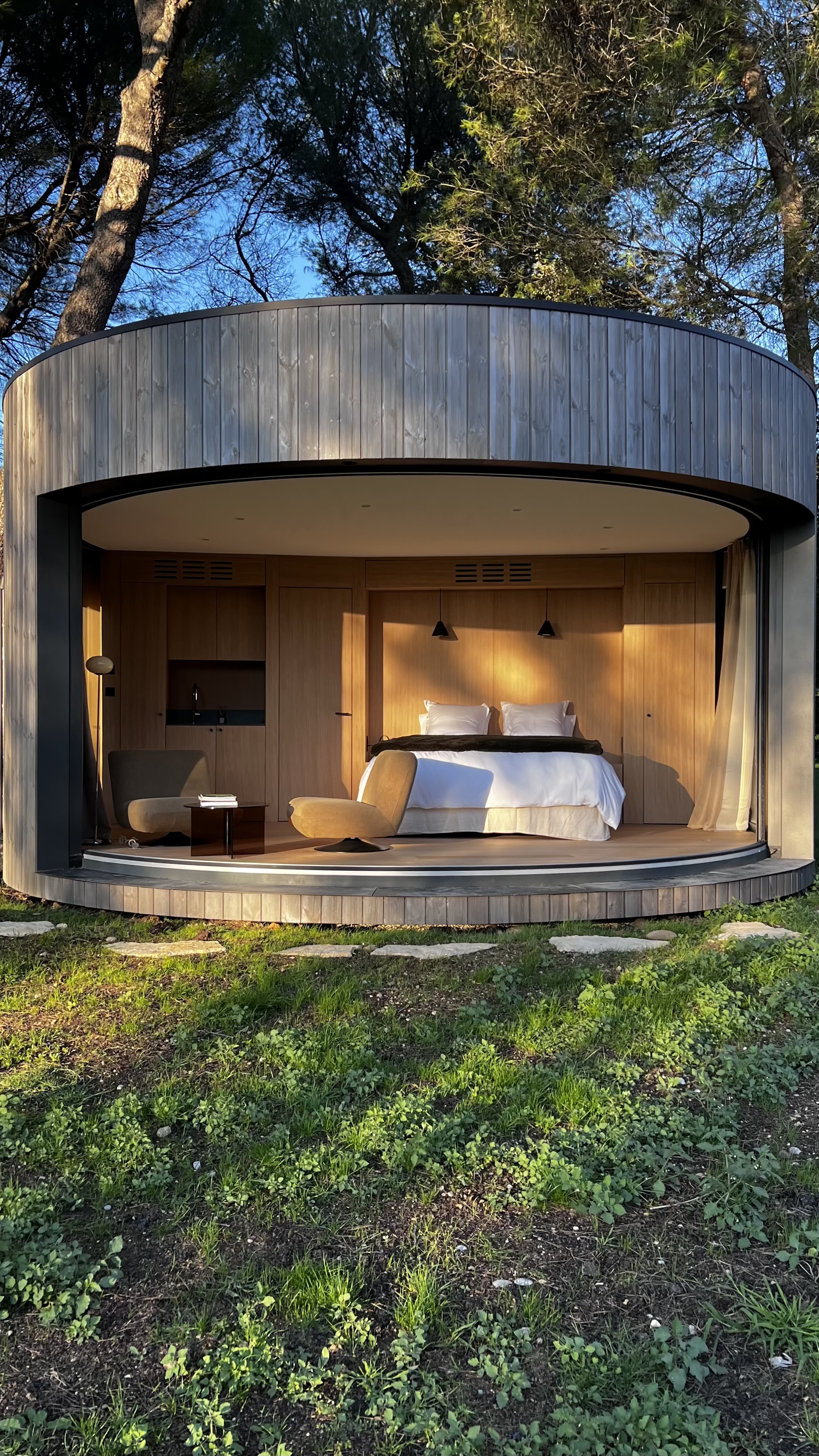 Lumi-pod du Haras de Castellane — Cabane design avec vue panoramique à Vaucluse à Fontaine-de-Vaucluse — vue intérieure