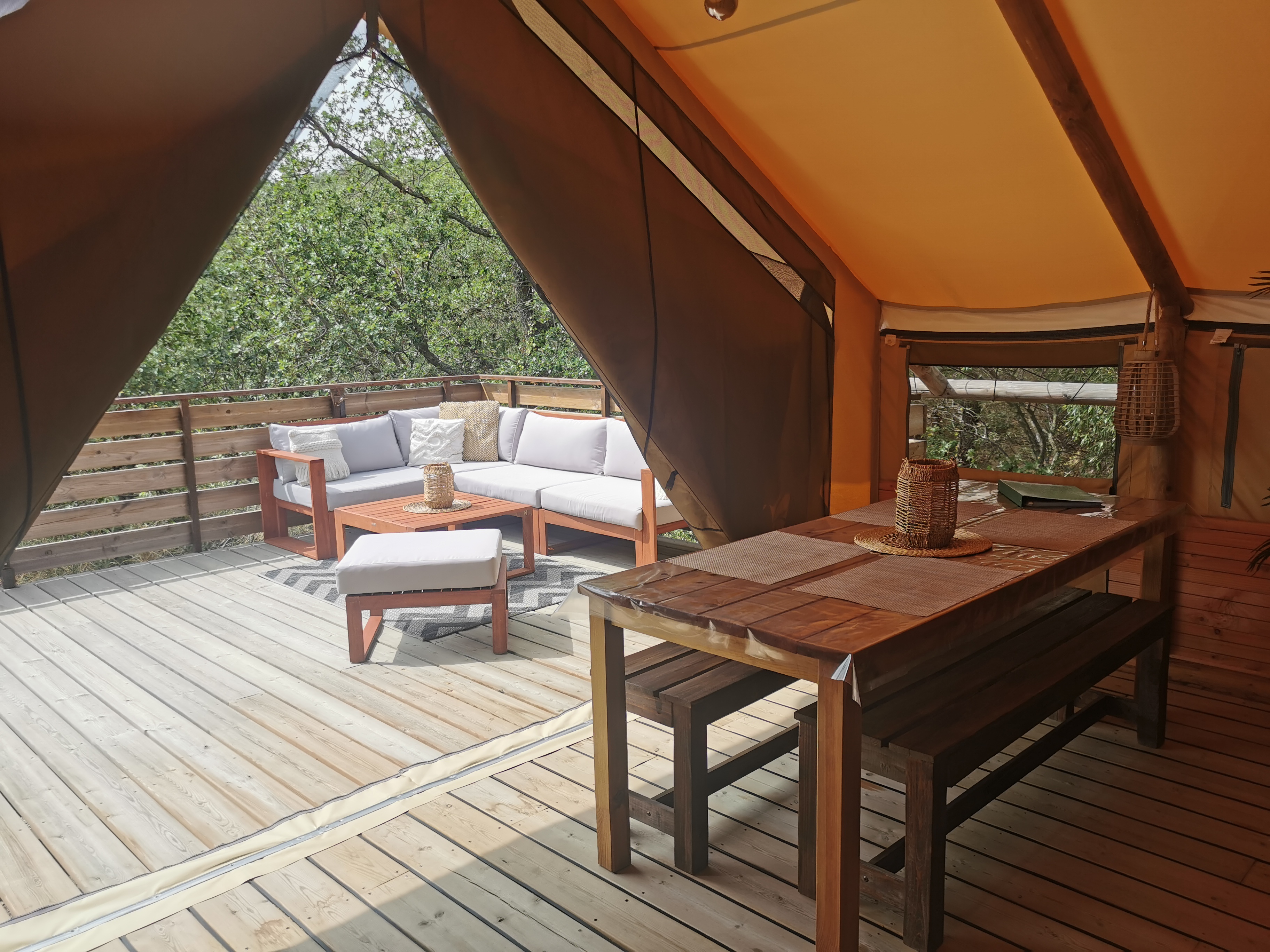 Un séjour cocooning dans une tente lodge en pleine nature — Tente à Ansignan