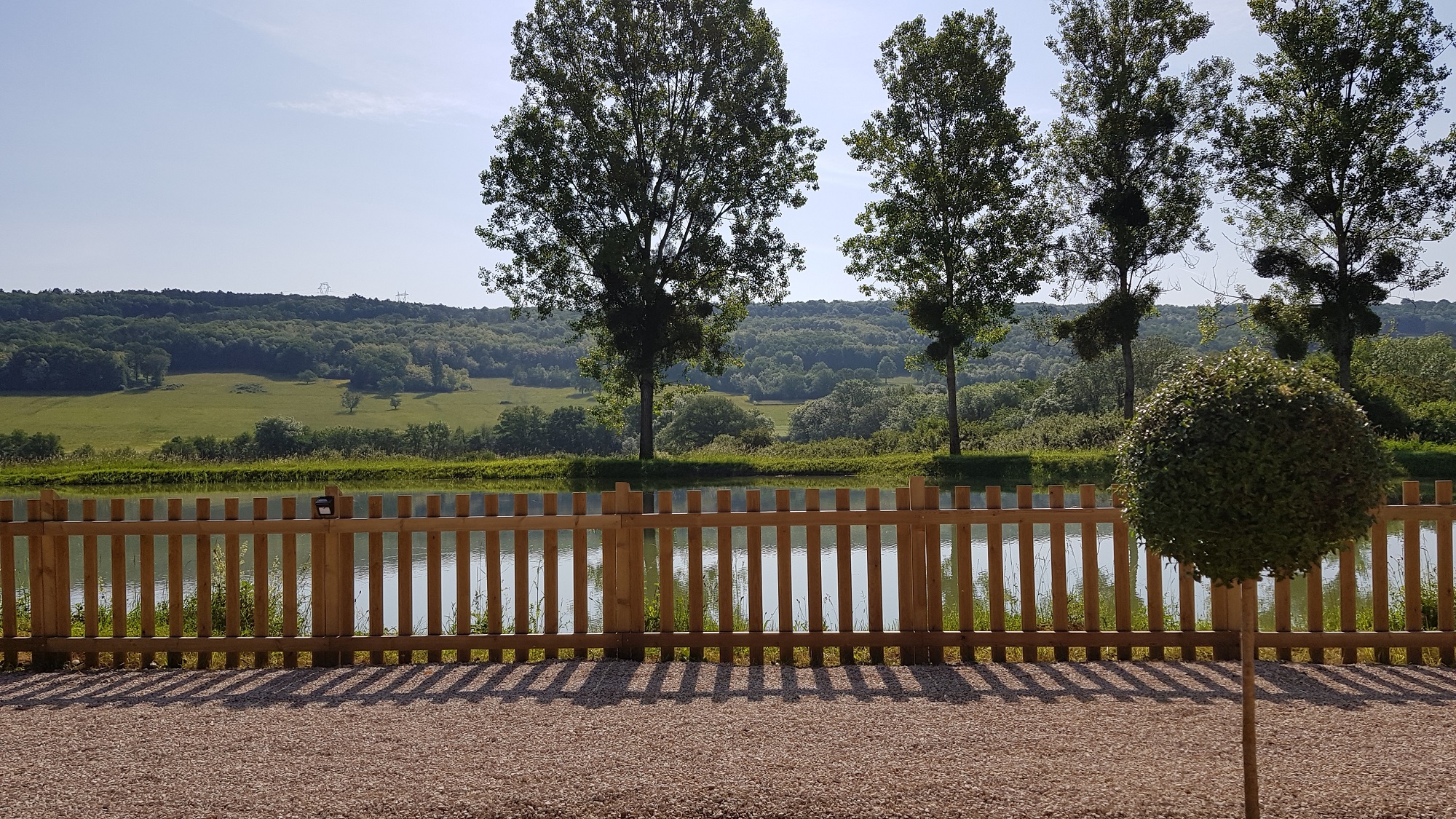 Tiny house moderne avec spa privatif en Bourgogne à Chassey — salle de bain