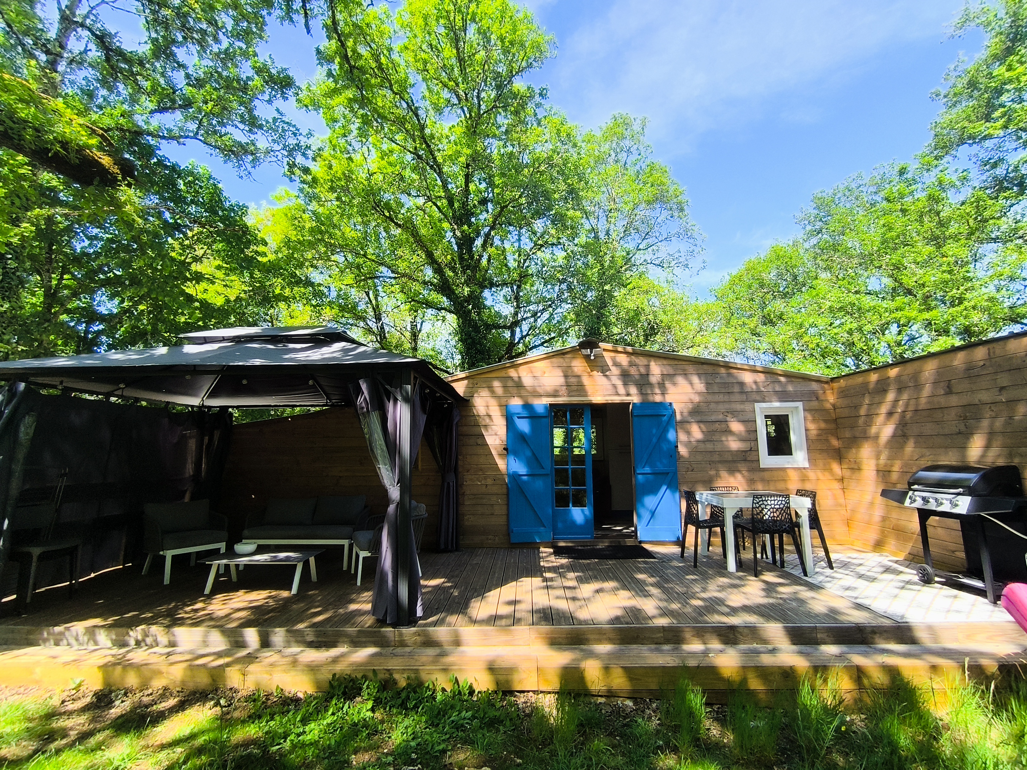 Le Refuge Des Bois de Morphée : une cabane immersive en pleine nature — Cabane à Escamps