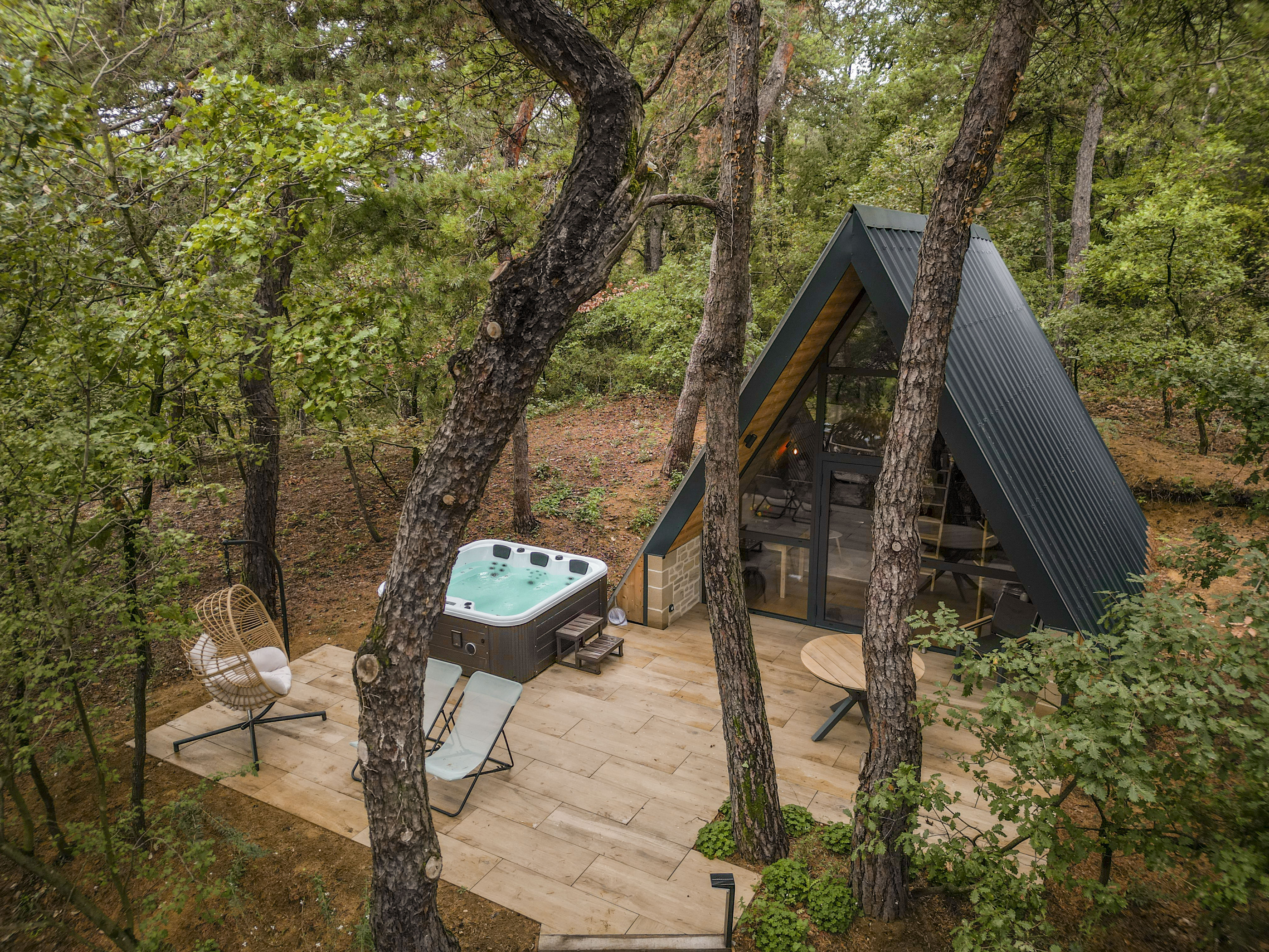 Chalet CanopéA SPA Privatif — Cabane avec jacuzzi à Drôme