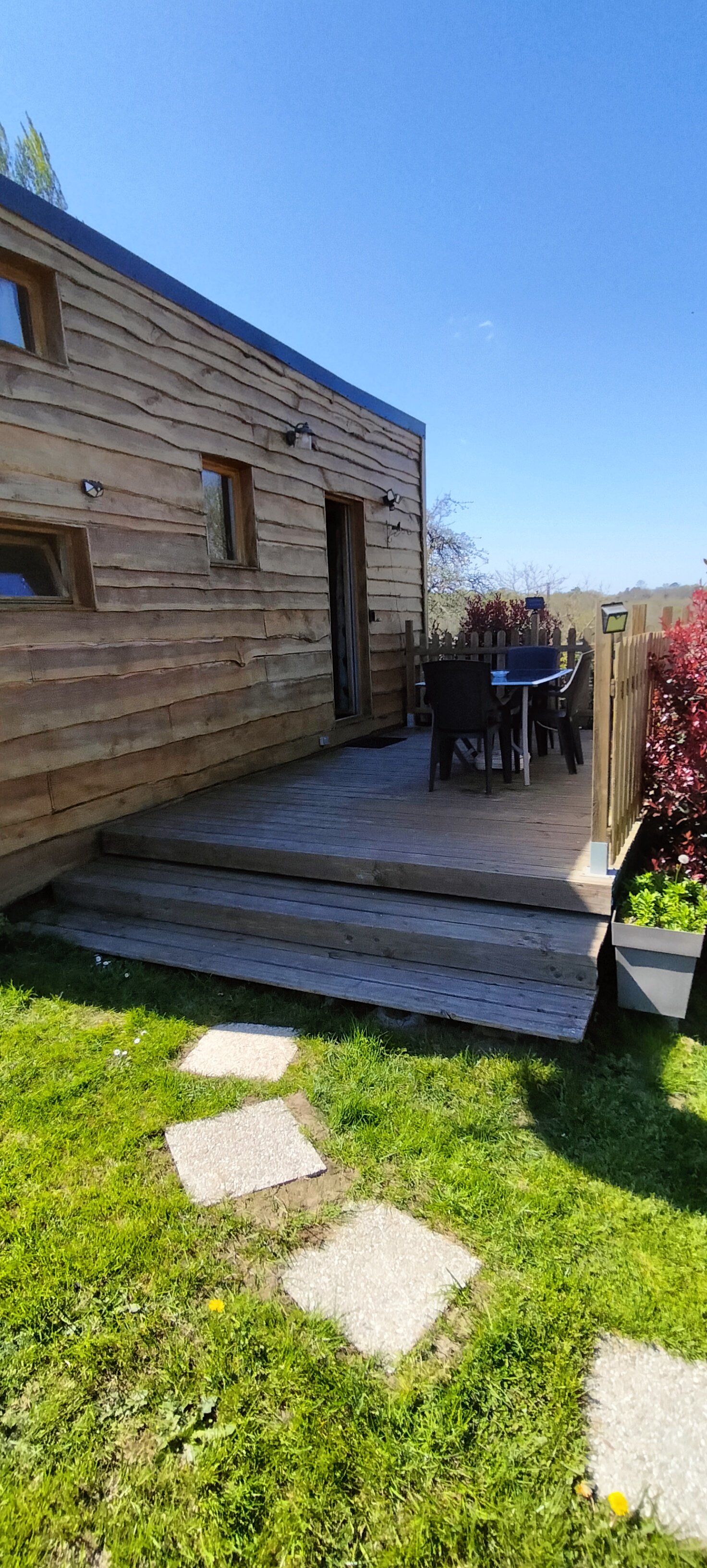 La Tiny 1 — Tiny House avec spa à Charente à Châteauneuf-sur-Charente — détail architectural