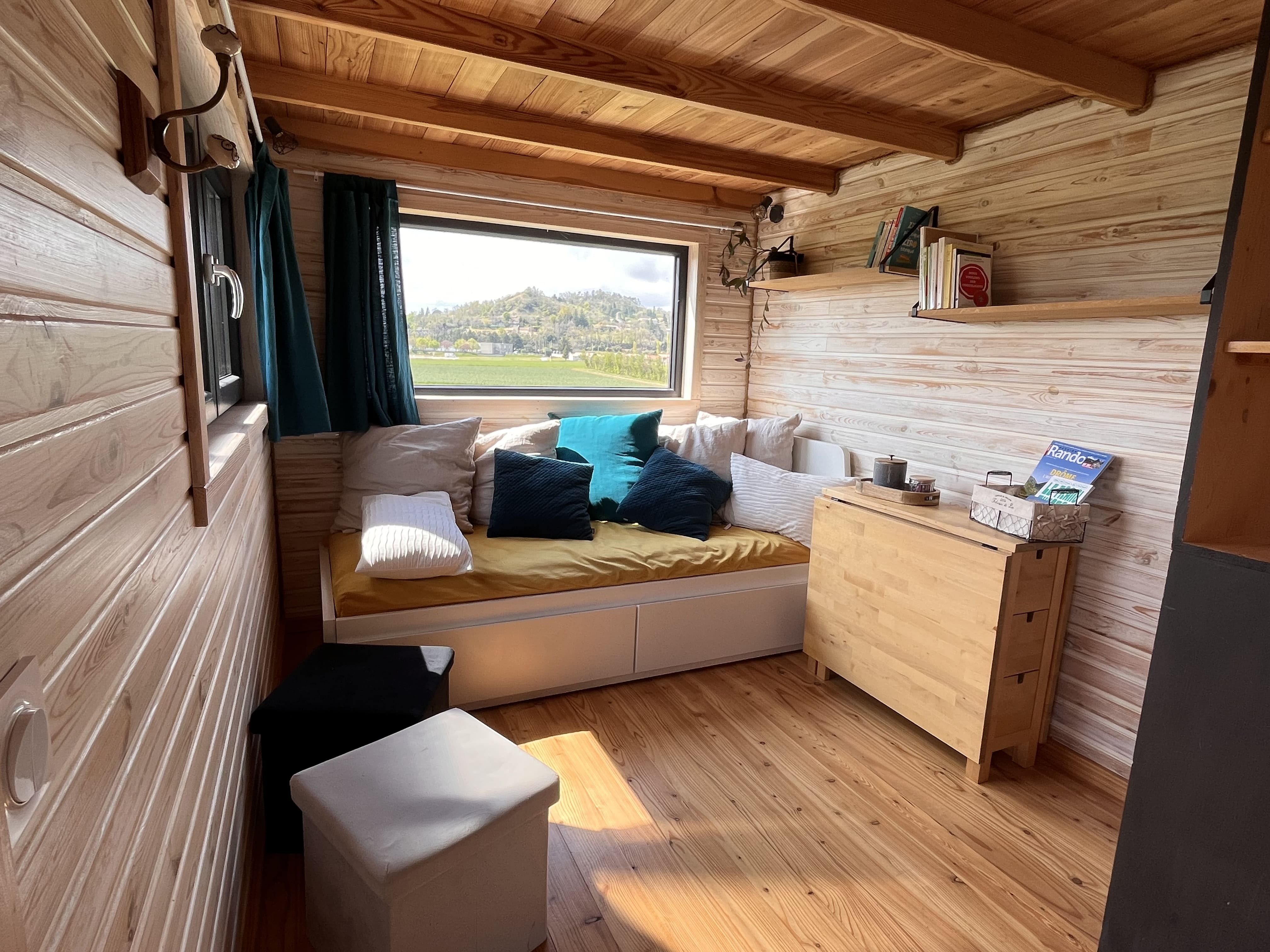 Photo 5/9 — Tiny House « La Tiny House Adorée : un cocon moderne en pleine nature » à Montmeyran Drôme