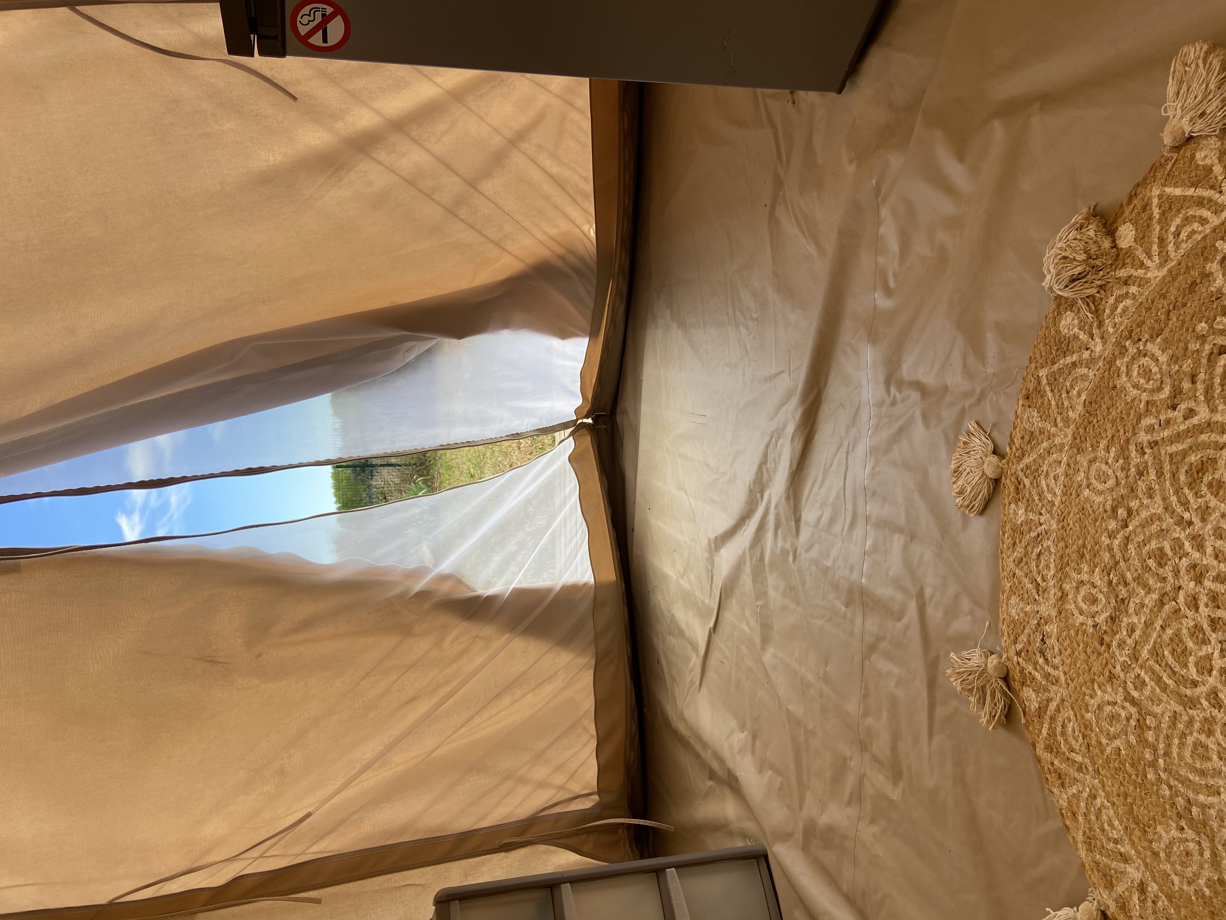 Tente insolite tipi 2/4p — Séjour authentique au Camping Paradis en Hérault à Montpellier — cuisine