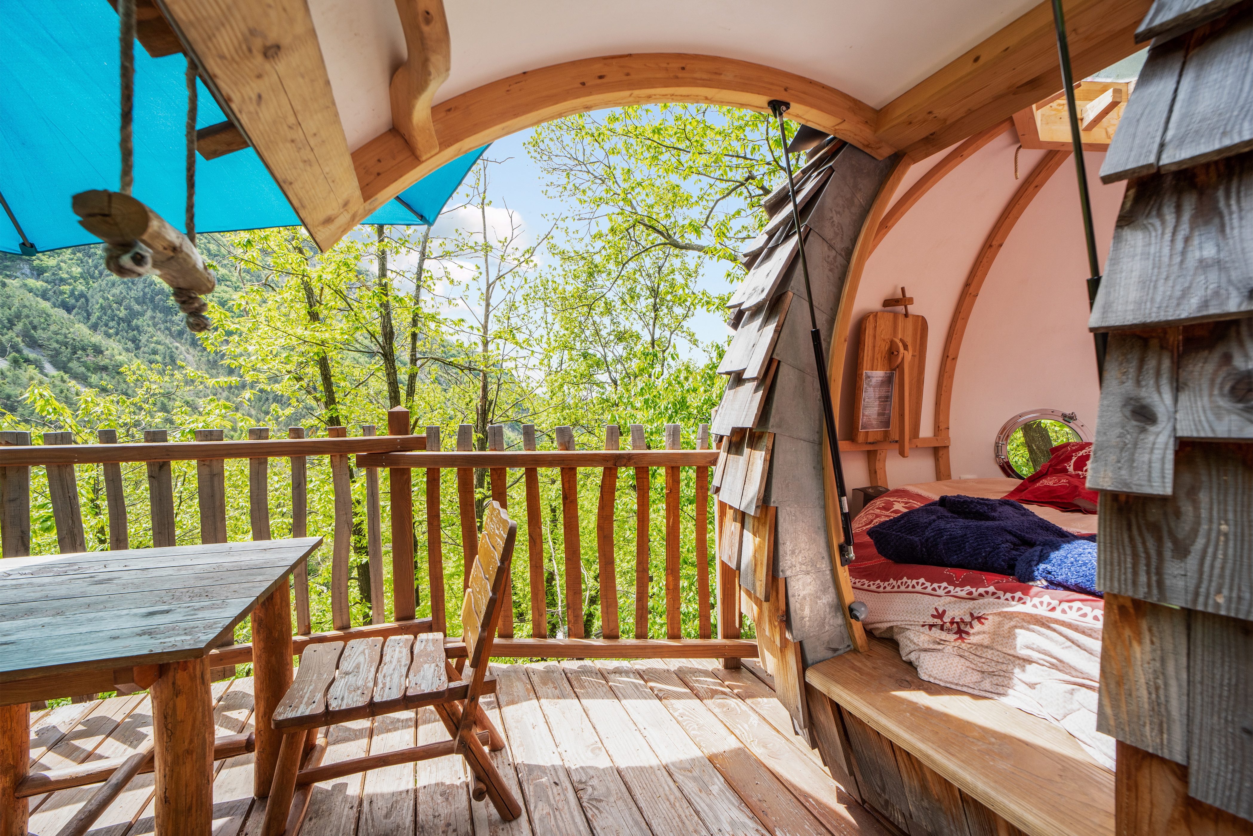 Lov'Nid de Belvédère — Cabane dans les arbres avec spa à Belvédère (Alpes-Maritimes) à Belvédere — espace de vie