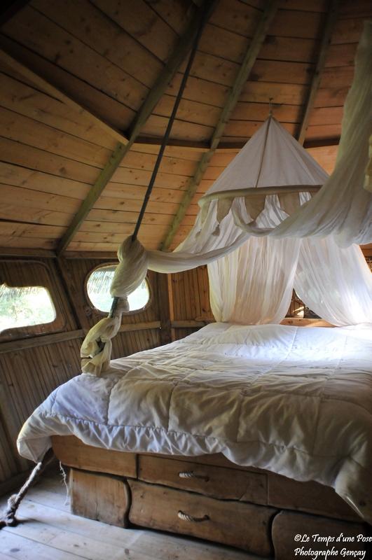Cabane Amazonie : une évasion perchée dans les arbres à Magné — salle de bain
