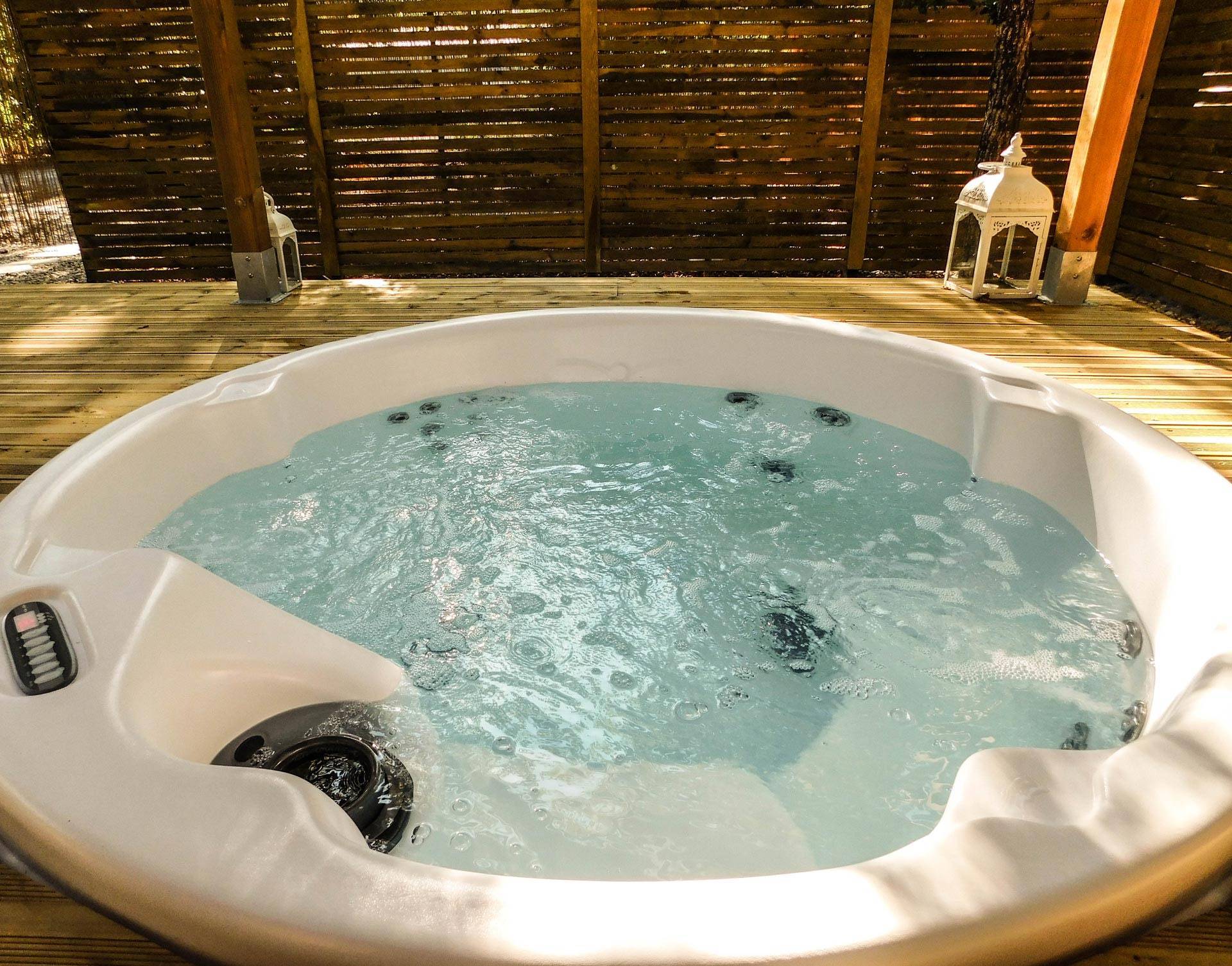 Cabane Lily & Spa : une évasion sensorielle en Aquitaine à Audenge — environnement naturel