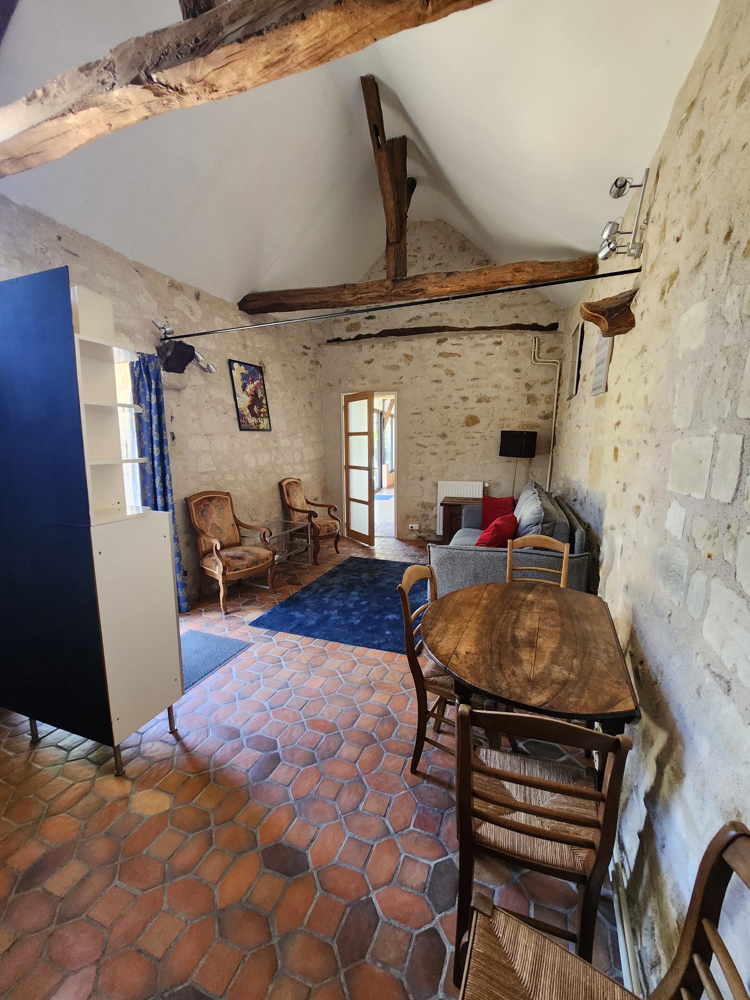Maisonnette des Vignerons — Maison insolite avec spa à Saint-Louans (Indre-et-Loire) à Chinon — salle de bain
