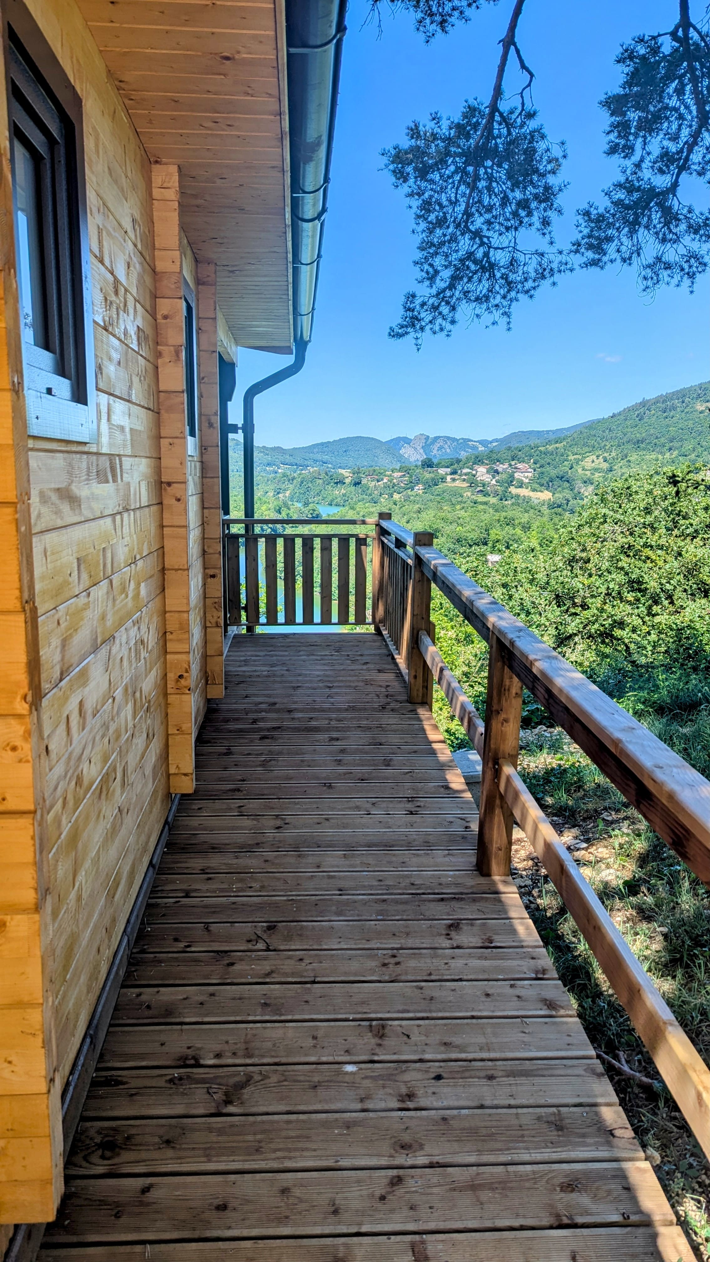 Lodge Le Chamois — Chalet avec terrasse panoramique à Ain à Bourg-en-Bresse — chambre