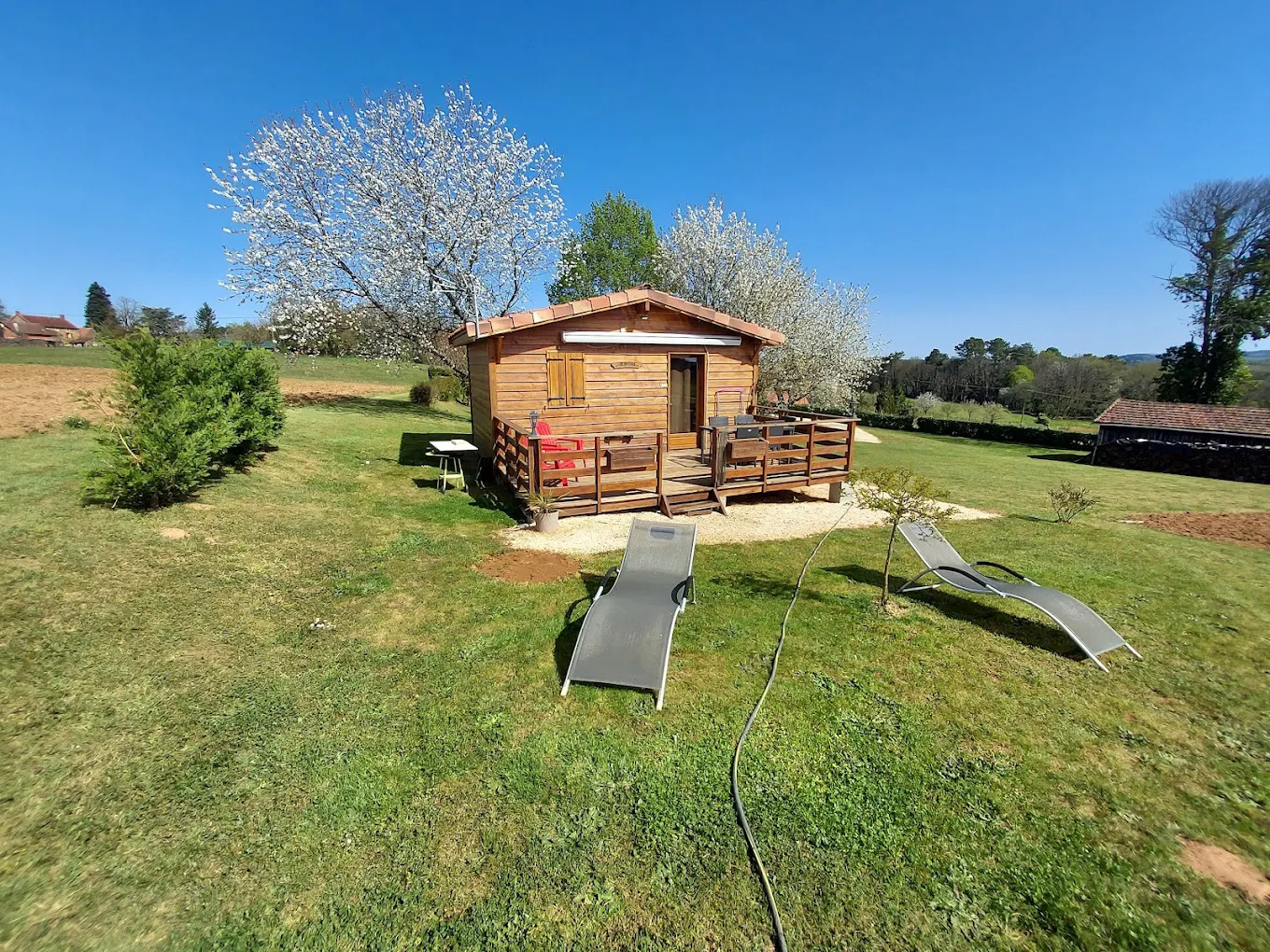 Le Chalet douillet — Chalet avec spa à Saint-Geniès en Dordogne
