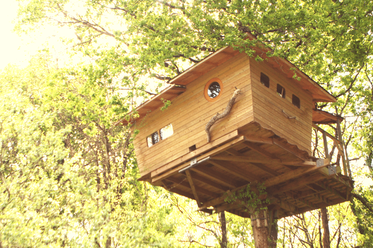 La Cabane perchée Neh er lenn : une expérience unique dans les arbres