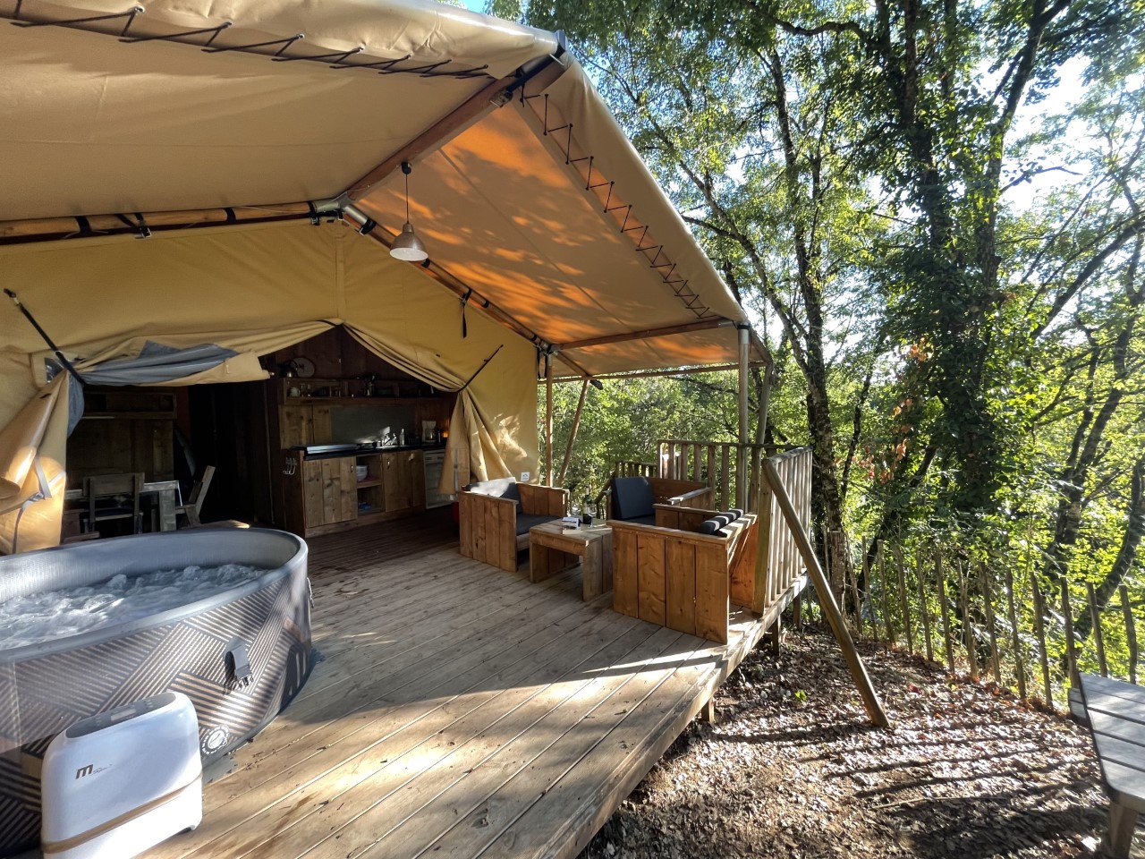 Safari Lodge SPA : une immersion au cœur de l'Auvergne à Saint Constant — espace de vie