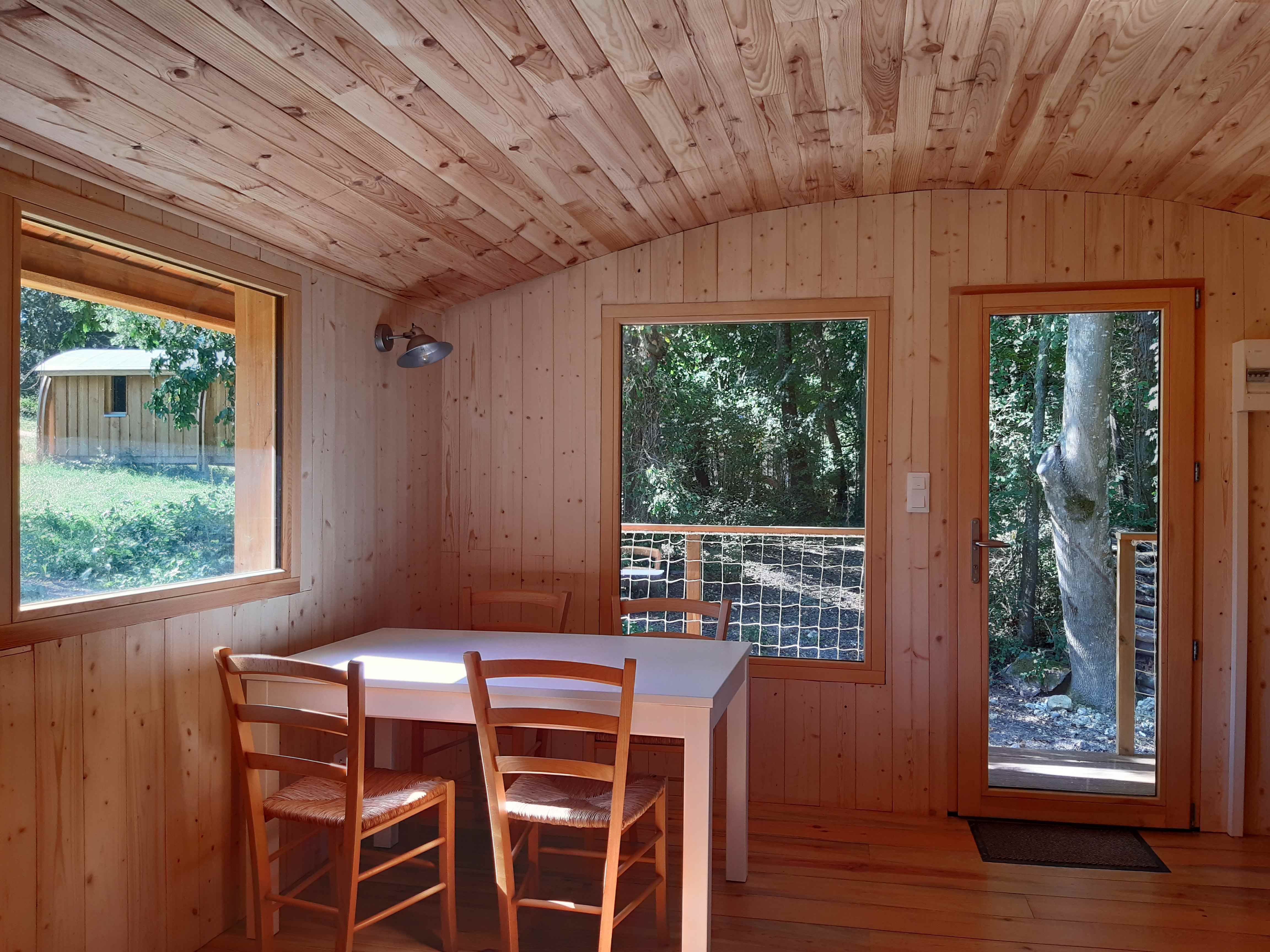 La cabane du platane — Cabane avec spa à Charnizay (Indre-et-Loire) à Charnizay — vue depuis la terrasse