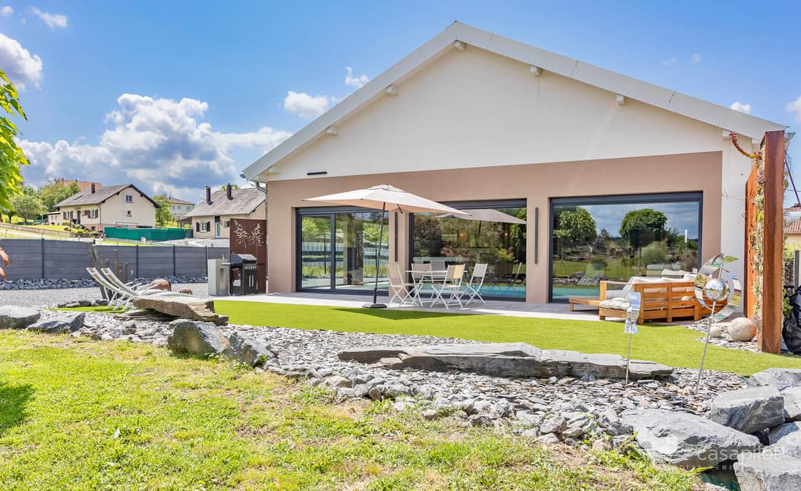 Gite O² — Maison insolite avec piscine et spa à Moselle à Metz — vue intérieure