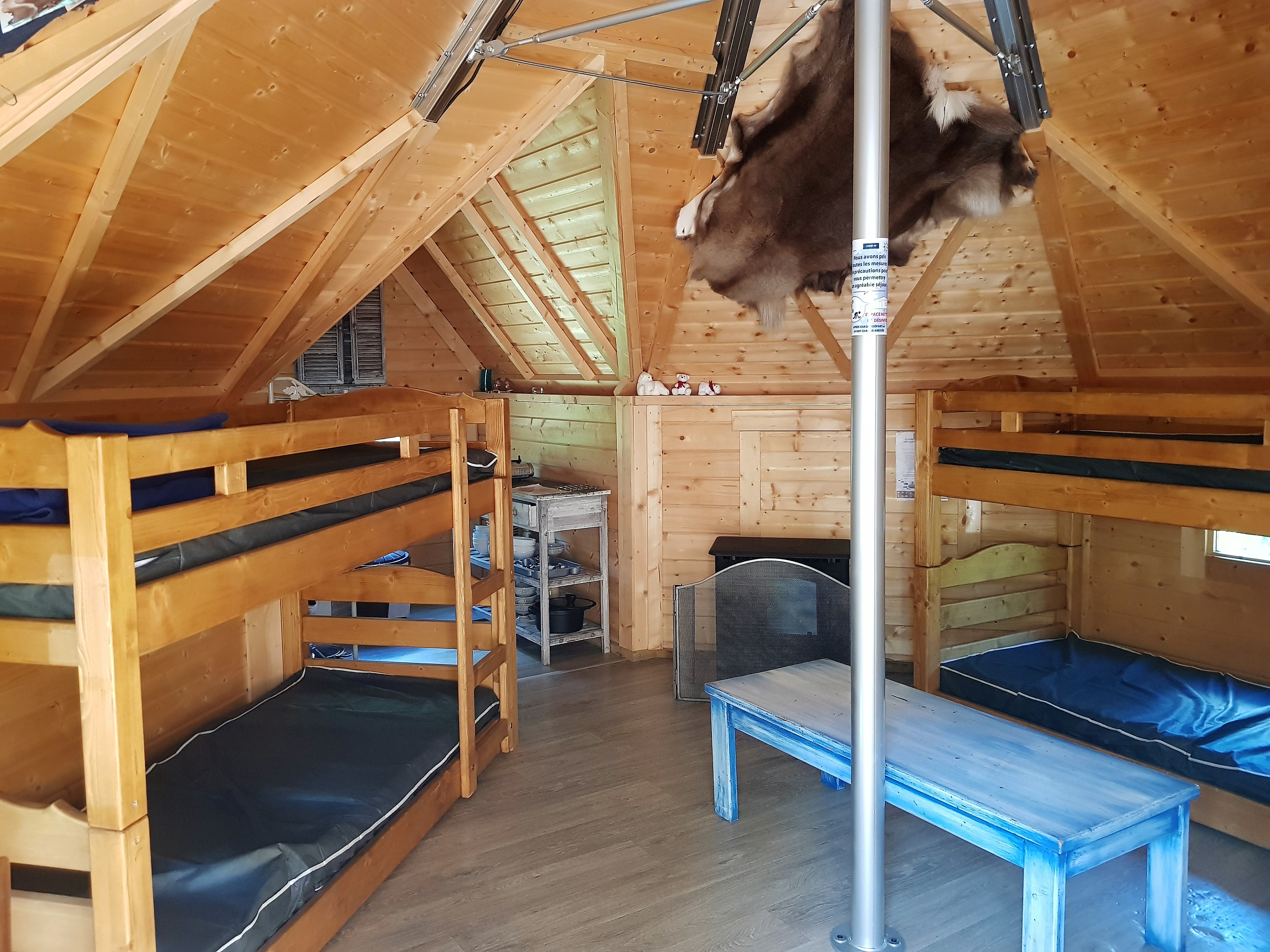 Un refuge esprit cabane pour une évasion en pleine nature à Saint Martin De Queyrières — salle de bain