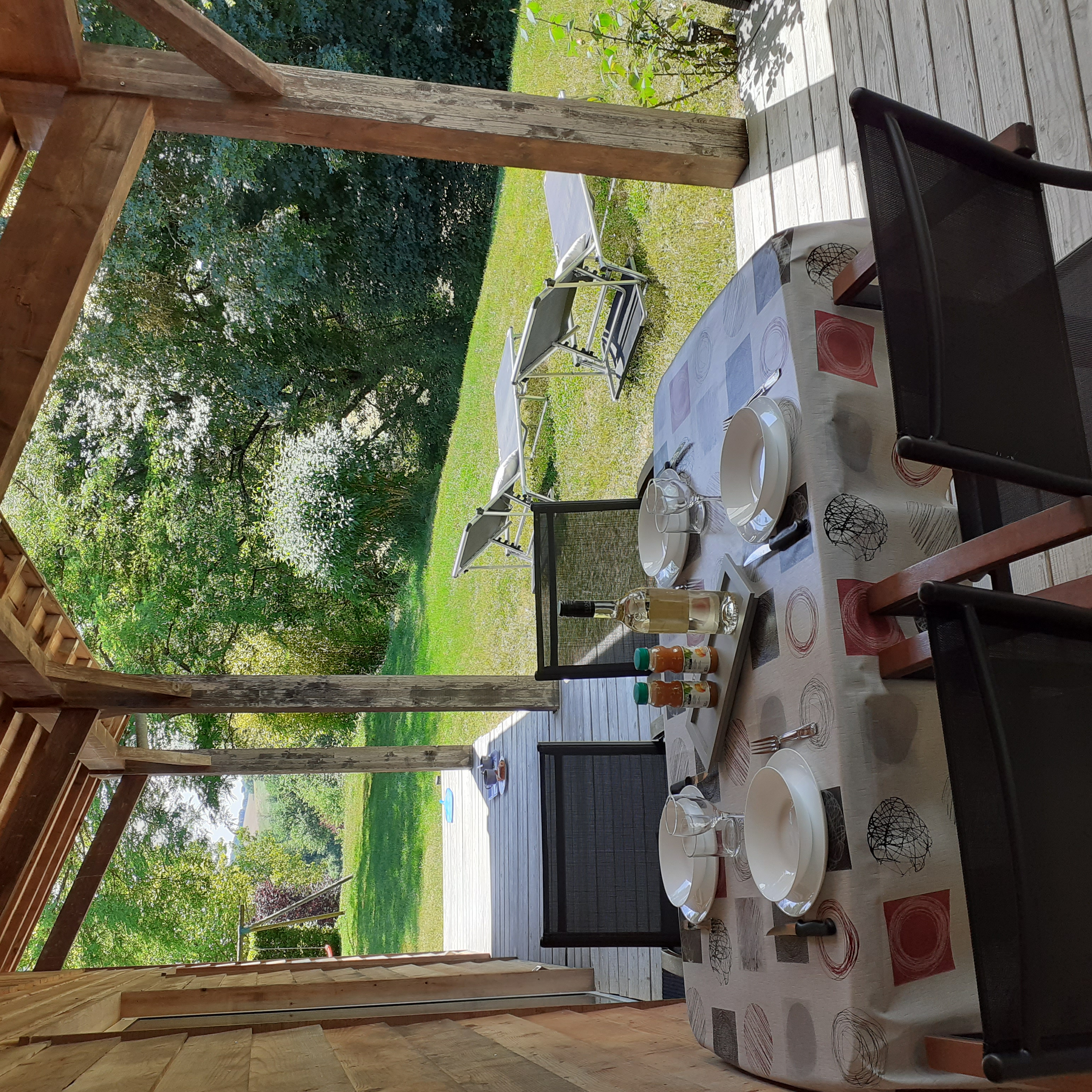 Chalet Spa Cèdre — Chalet avec jacuzzi à Gers à Bassoues — vue depuis la terrasse