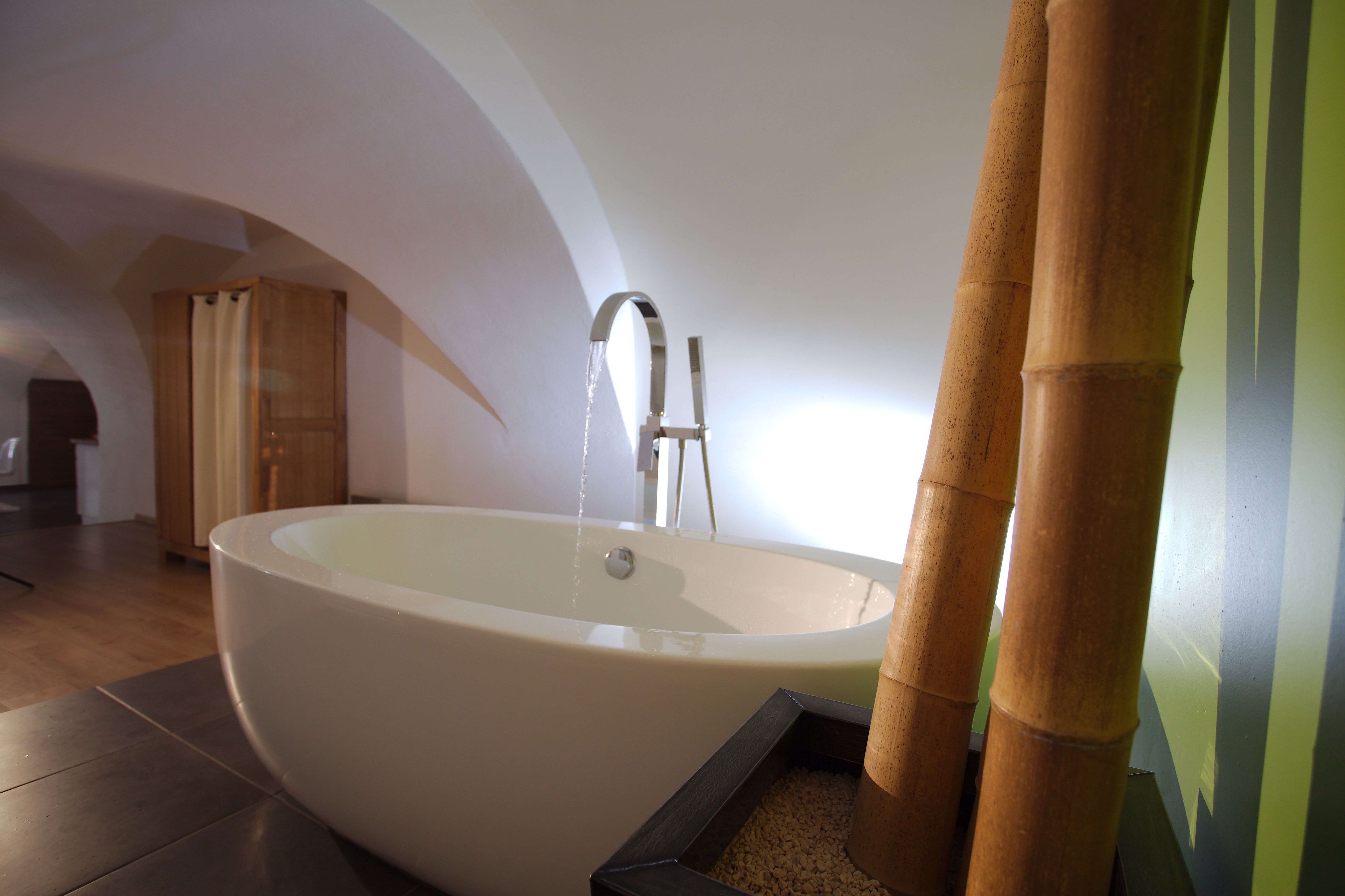Rêve d'Evan & Spa : une évasion sensorielle en Languedoc-Roussillon à Carnas — détail architectural