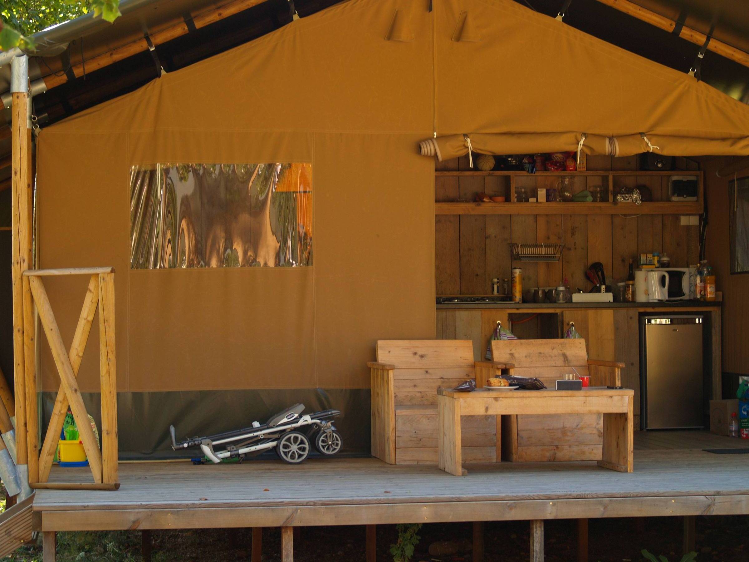 Lodge Safari : une immersion au cœur de l'Auvergne à Chamalières-Sur-Loire — vue depuis la terrasse