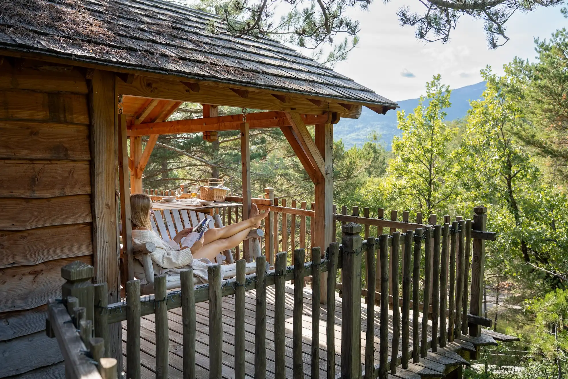 Bois d'Arambe — Cabane dans les arbres avec spa à Hautes-Alpes à Gap — cuisine