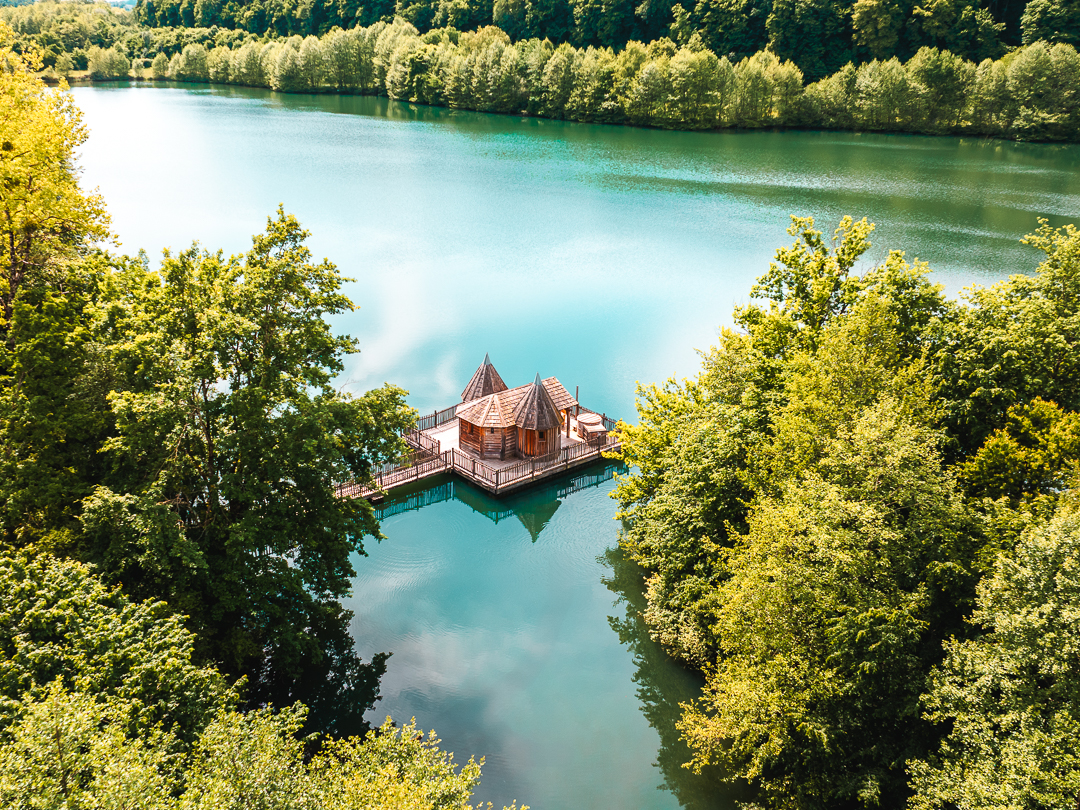 Cabane Spa Château : une évasion sur l'eau en Franche-Comté