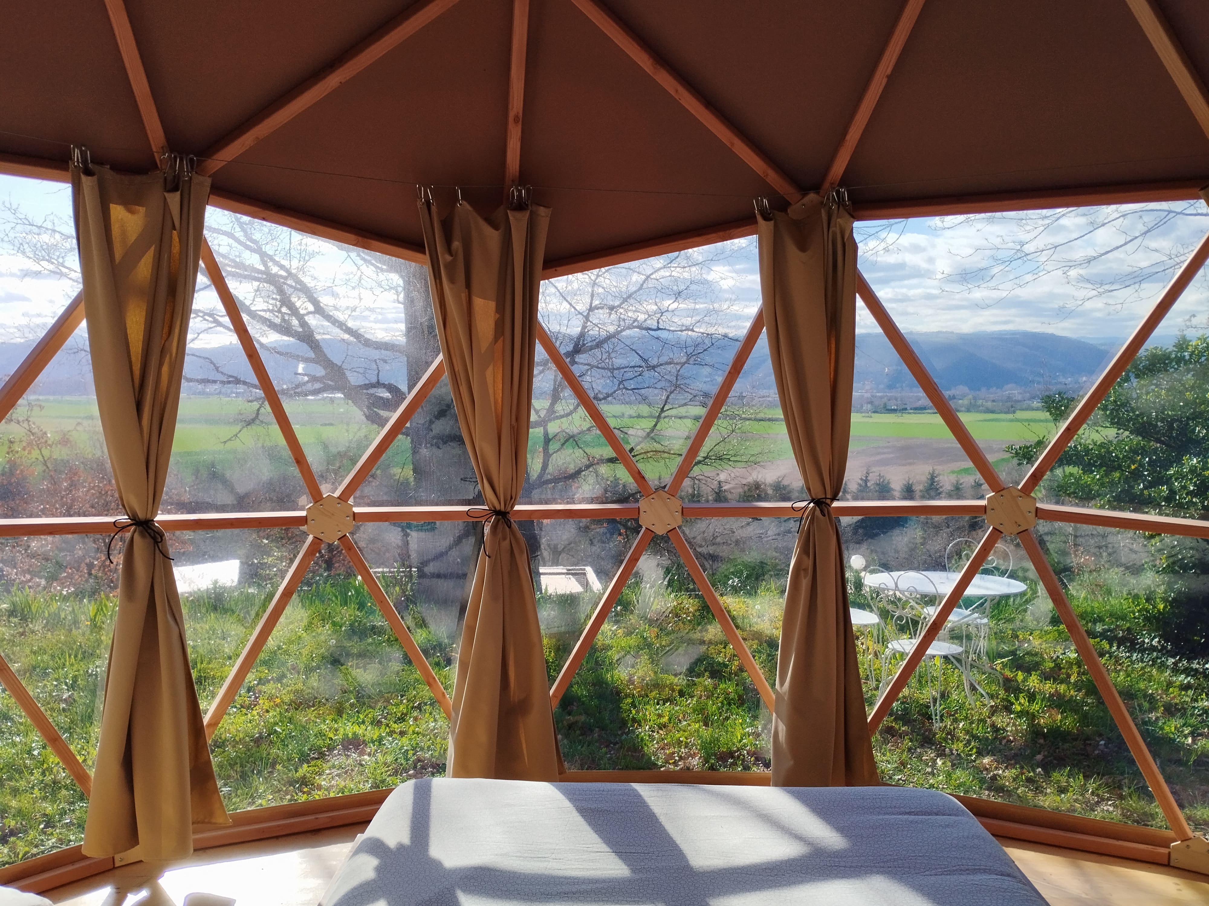 Un dôme étoilé familial pour des nuits magiques en Rhône-Alpes à Albon — salle de bain