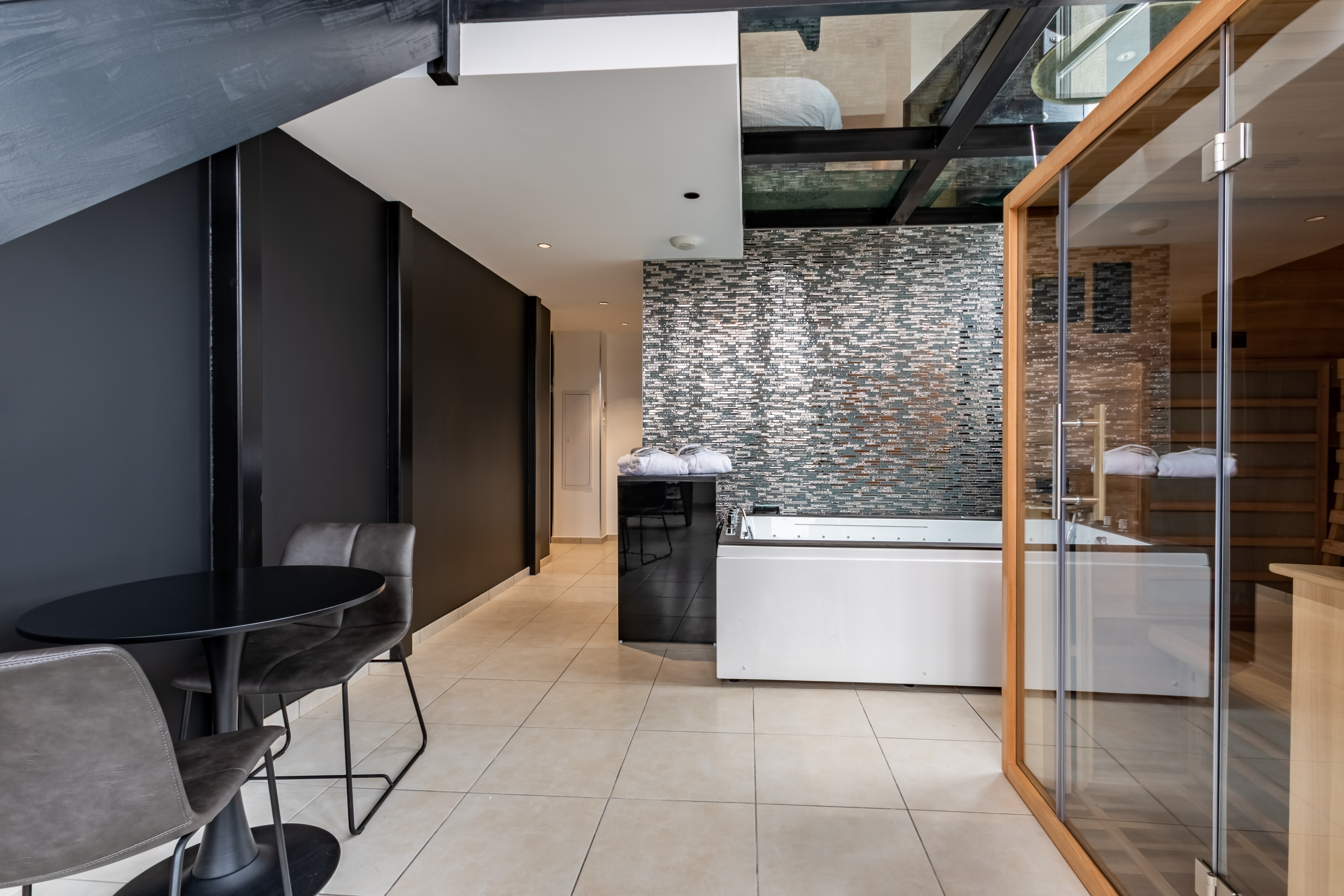 Glam Appart Spa New York Executive — Maison insolite avec spa à Reims à Reims — détail architectural