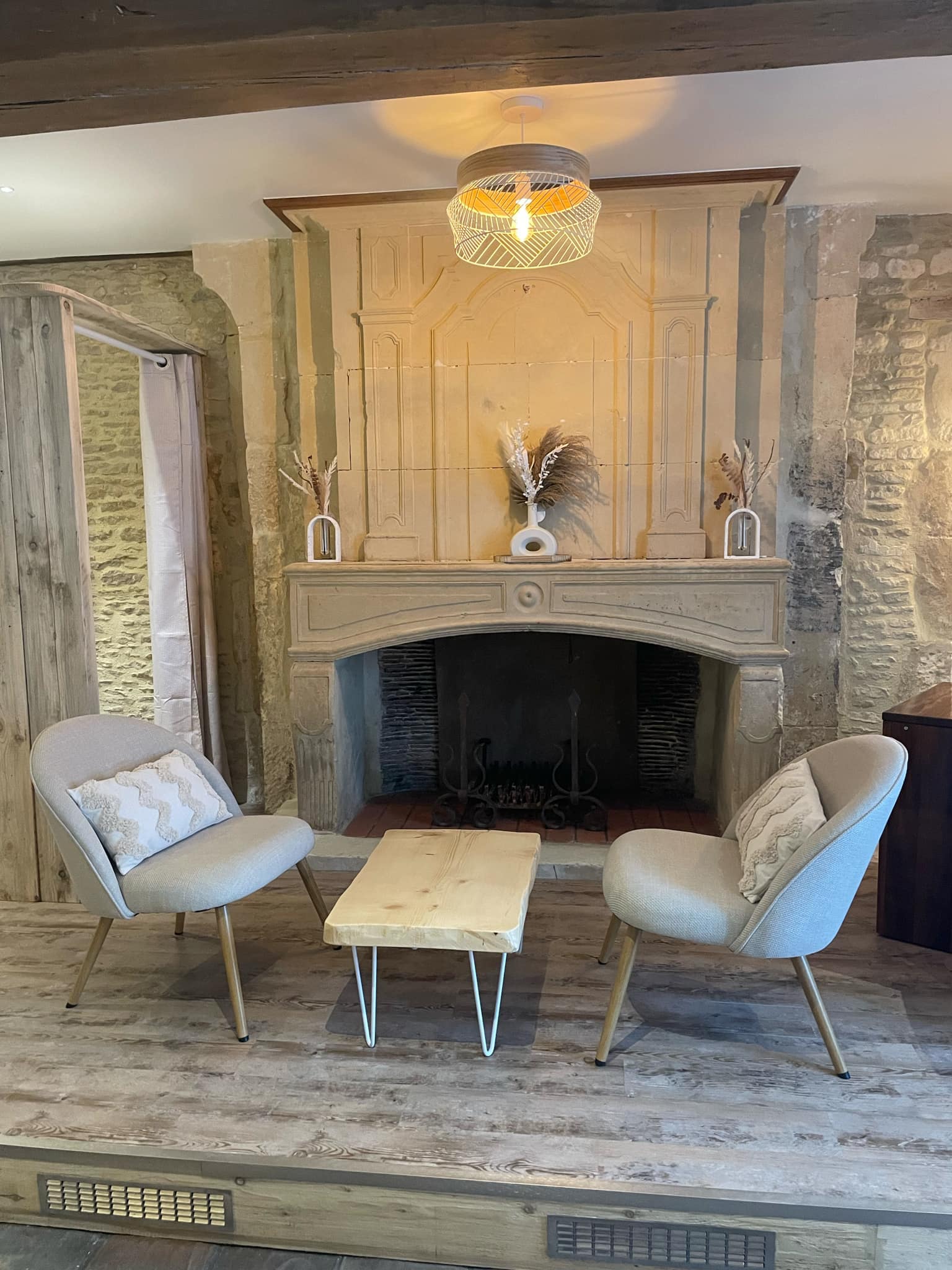 La Chambre de Caractère — Séjour romantique avec spa à Rouvres (Calvados) à Rouvres — cuisine