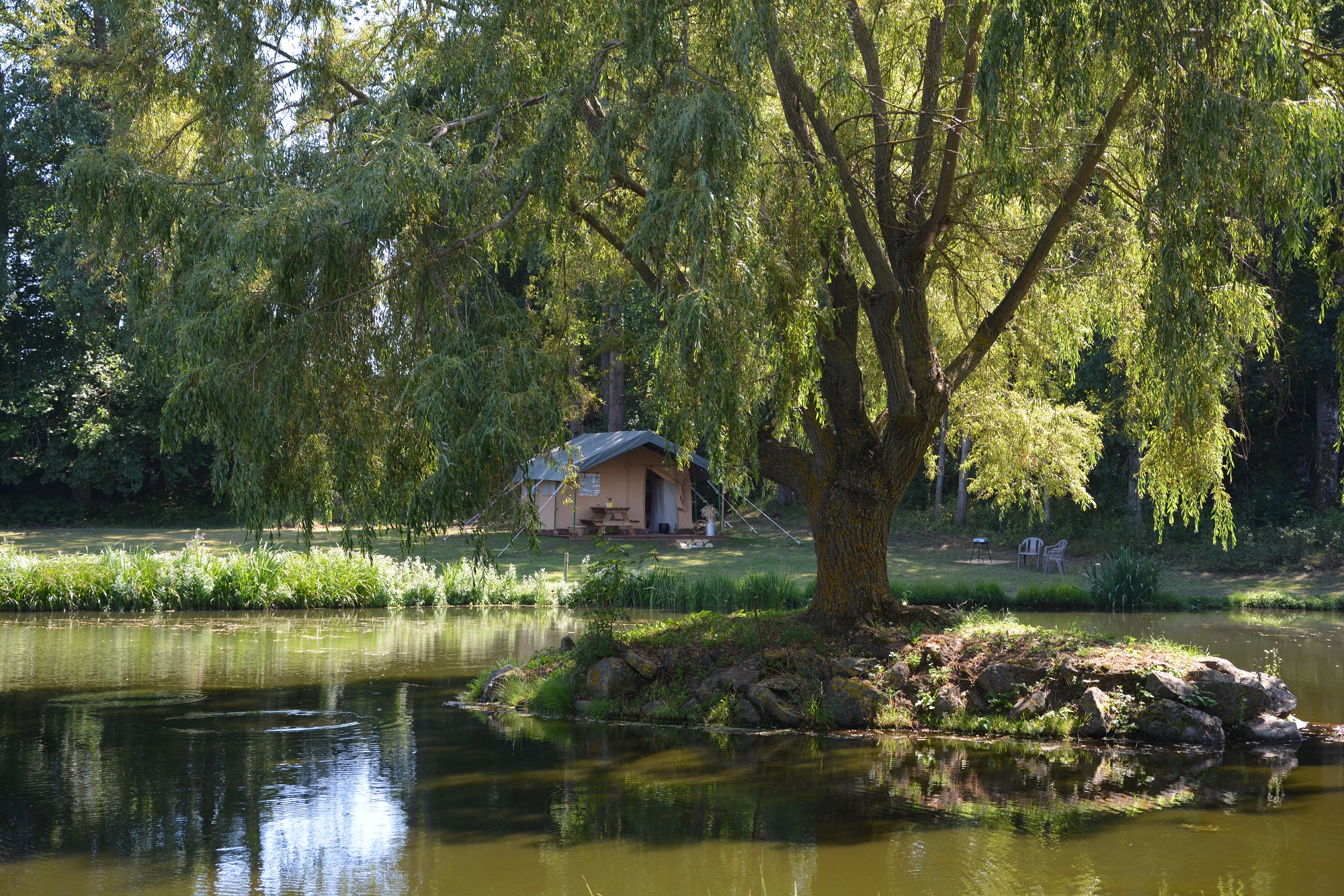 Tente Safari Lodge : une immersion au cœur de l'Auvergne à Sanssac L'eglise — espace de vie