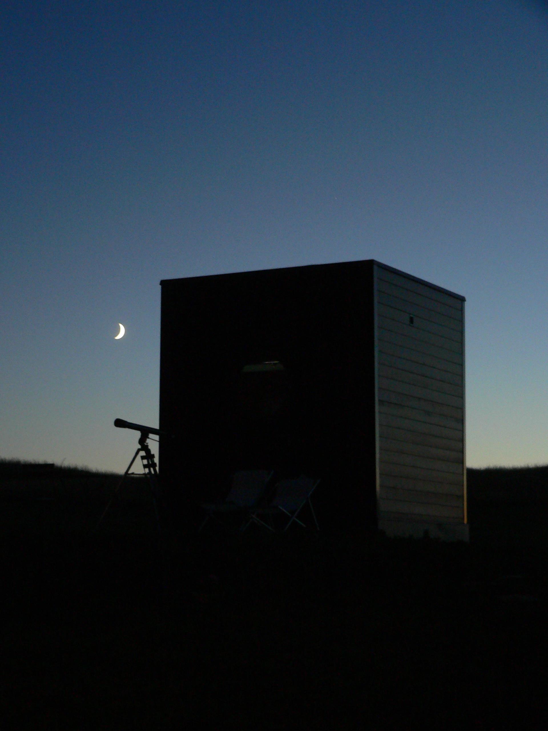 Carré d'étoiles Vénus : une cabane poétique au cœur de la nature à La Chapelle Blanche St Martin — détail architectural